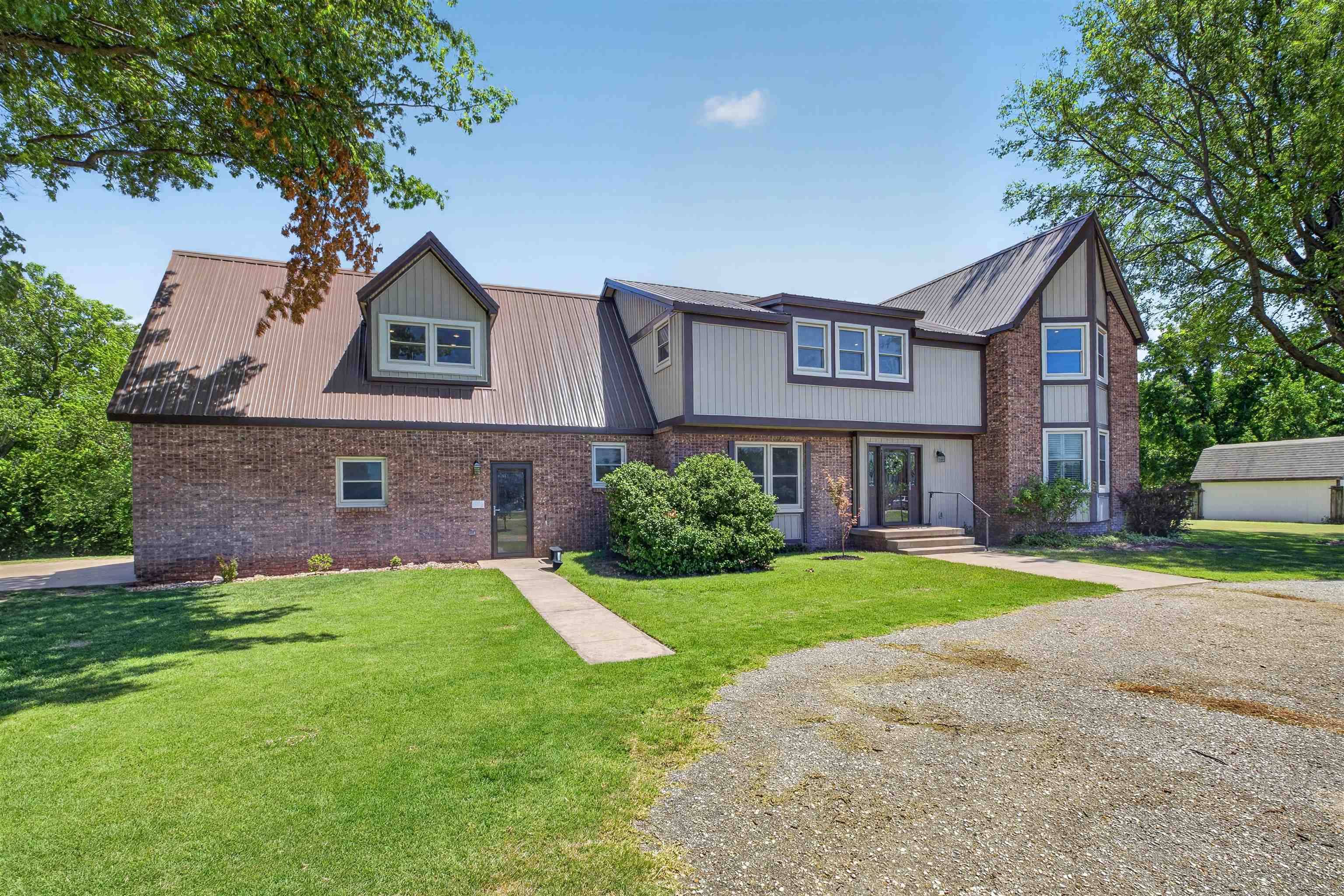 808 NW 4 Ave, Harper, KS 67058