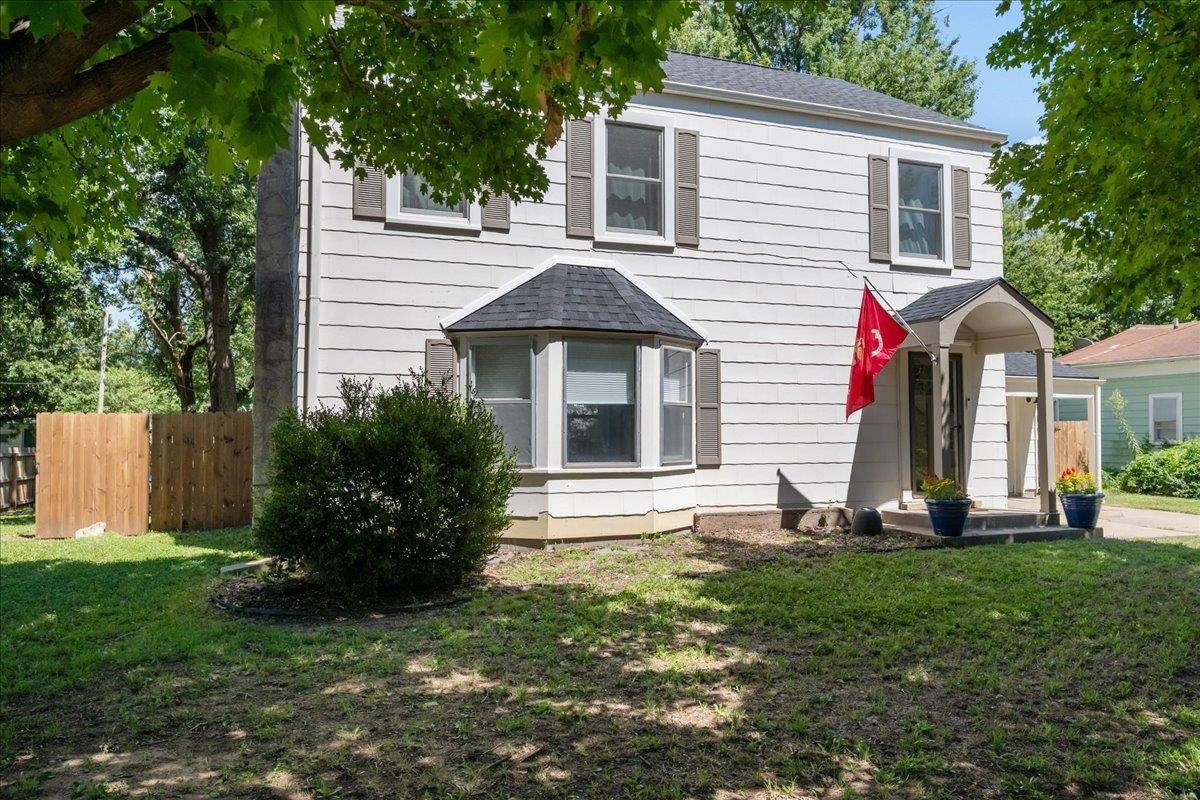 1322 N 4th St, Arkansas City, KS 67005