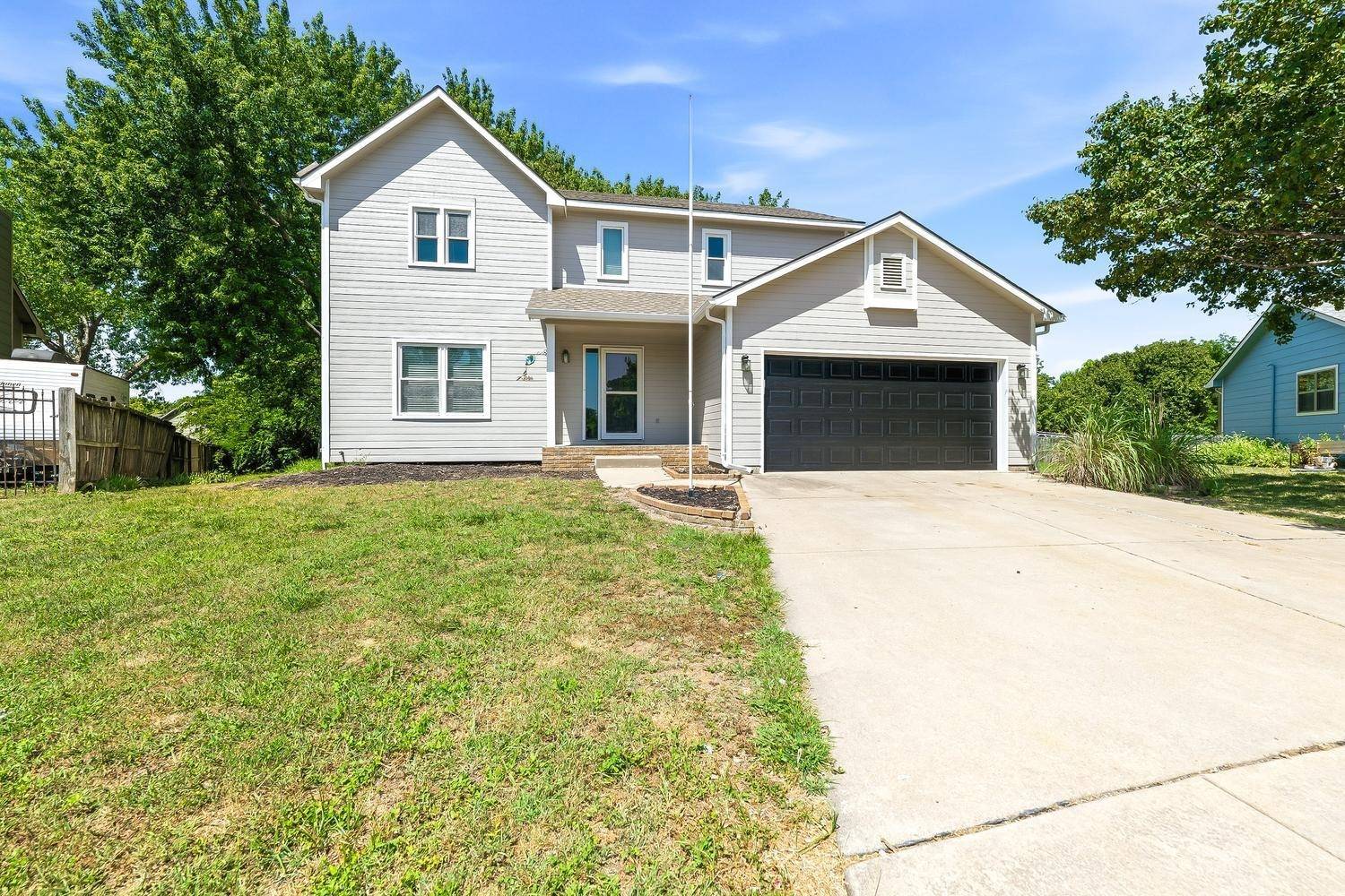 4479 N Edgemoor Ct, Bel Aire, KS 67220