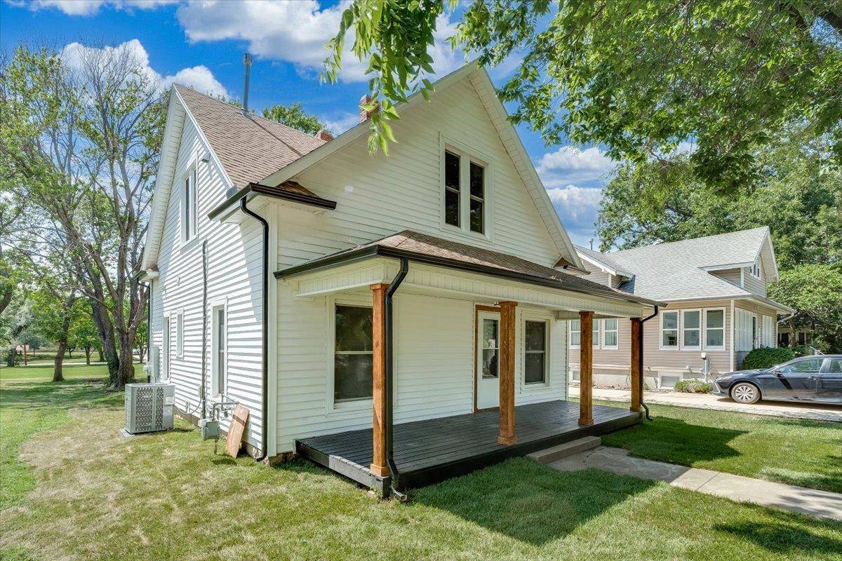 215 N Sturges St, Potwin, KS 67123