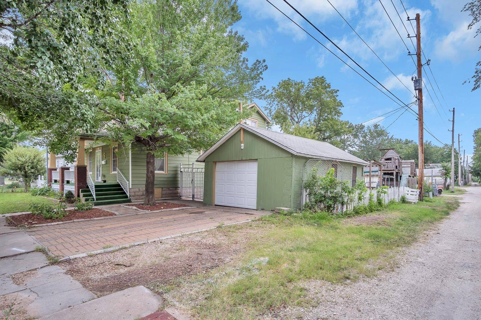 107 SW 3rd, Newton, KS 67114