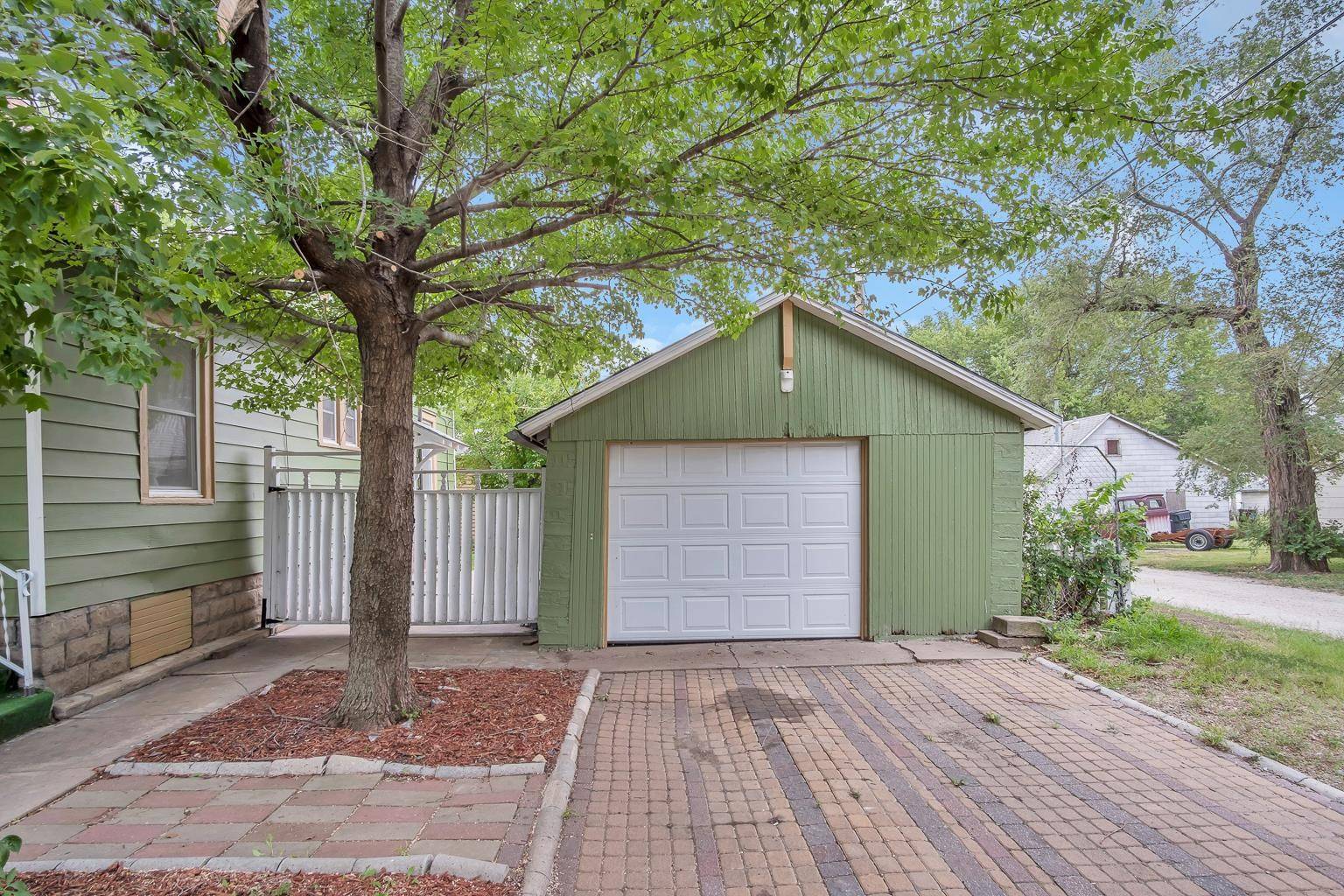 107 SW 3rd, Newton, KS 67114