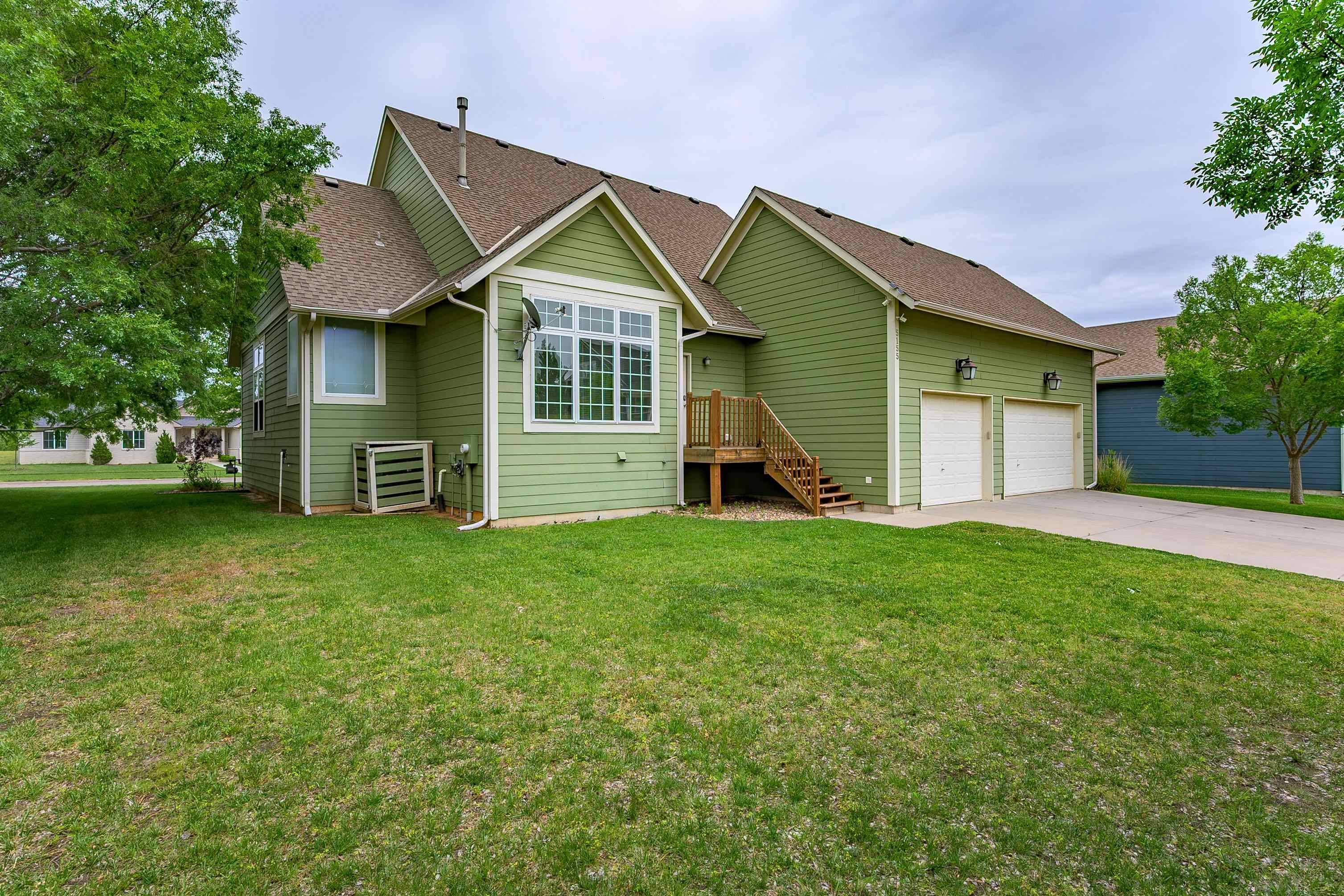 5155 N Saint James St, Bel Aire, KS 67226-7636
