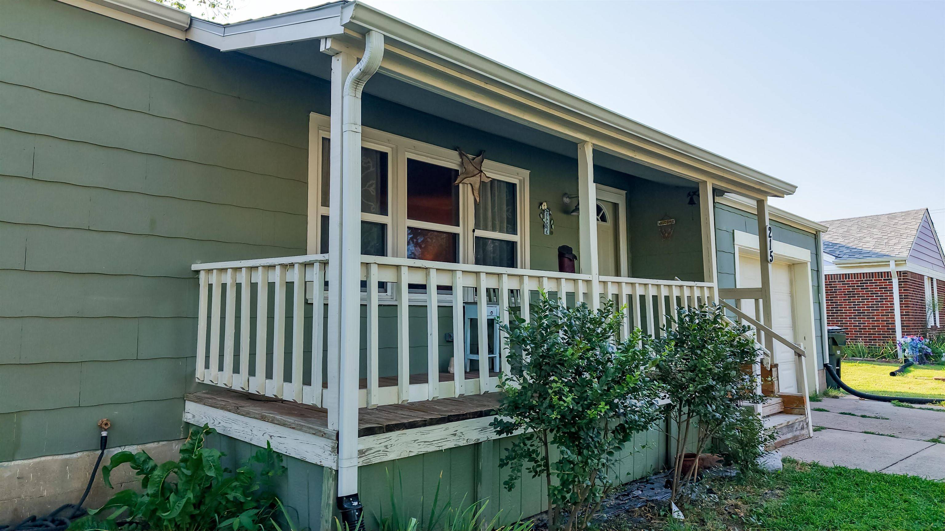 215 Spruce, Halstead, KS 67056