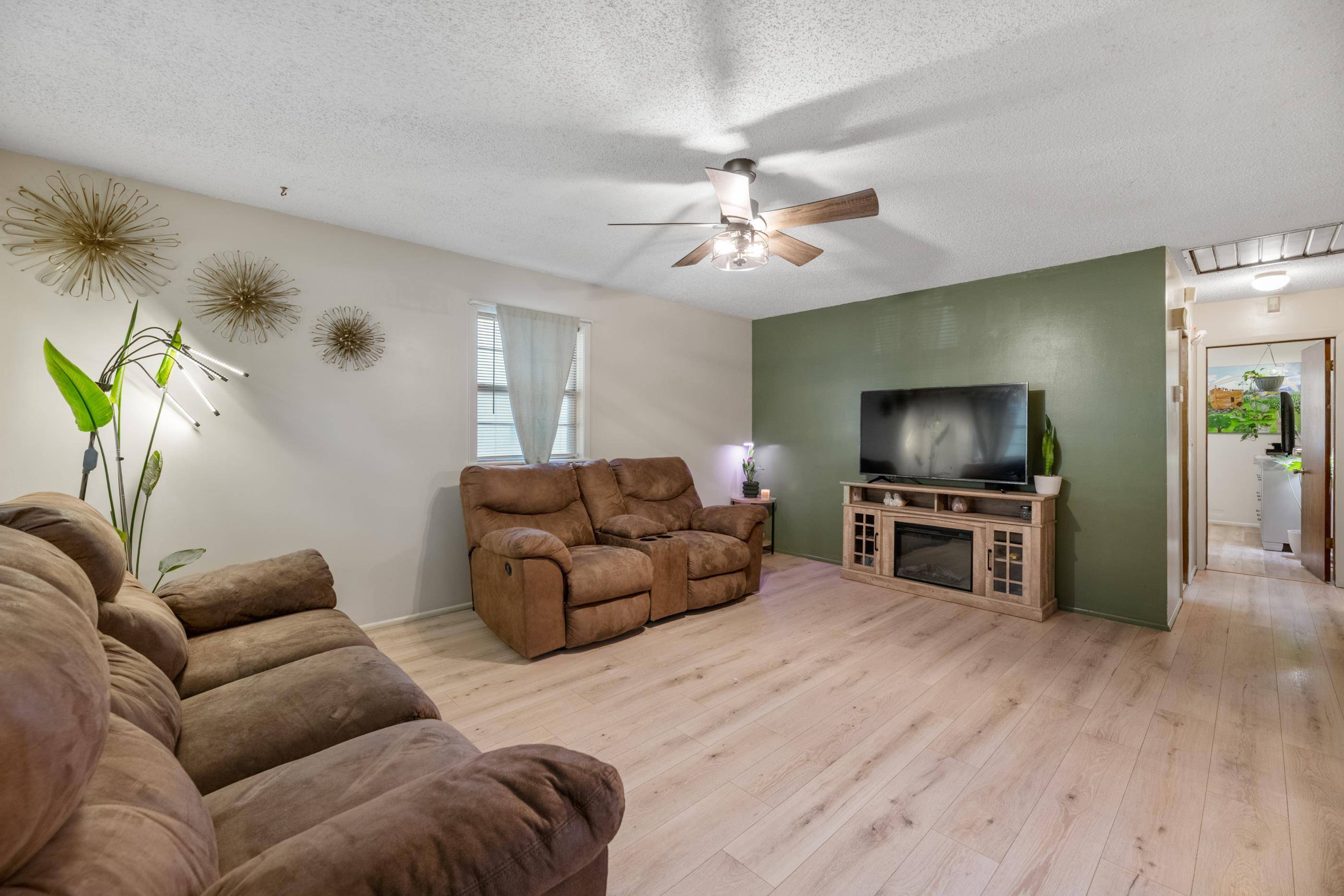 763 N Mount Carmel Ave, Wichita, KS 67203