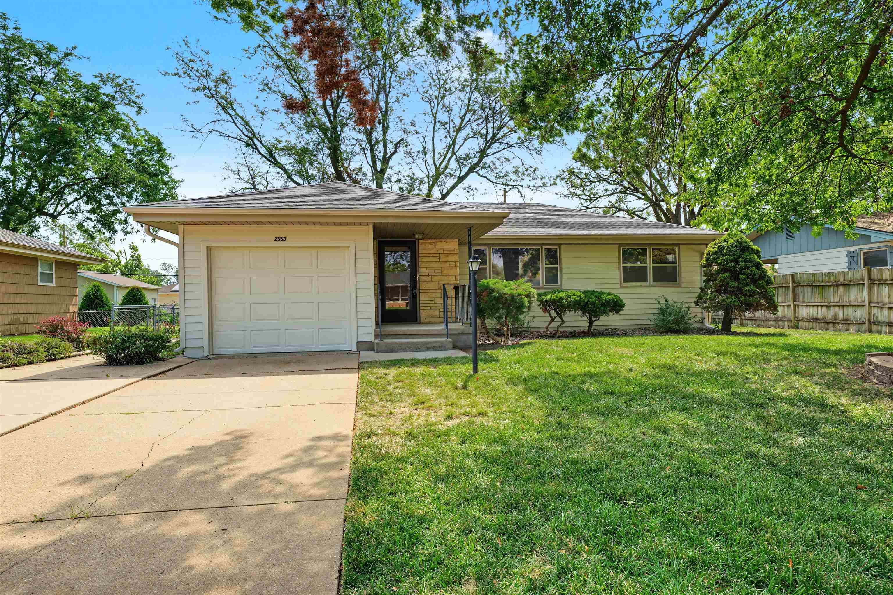 2093 Wesley St., Salina, KS 67401