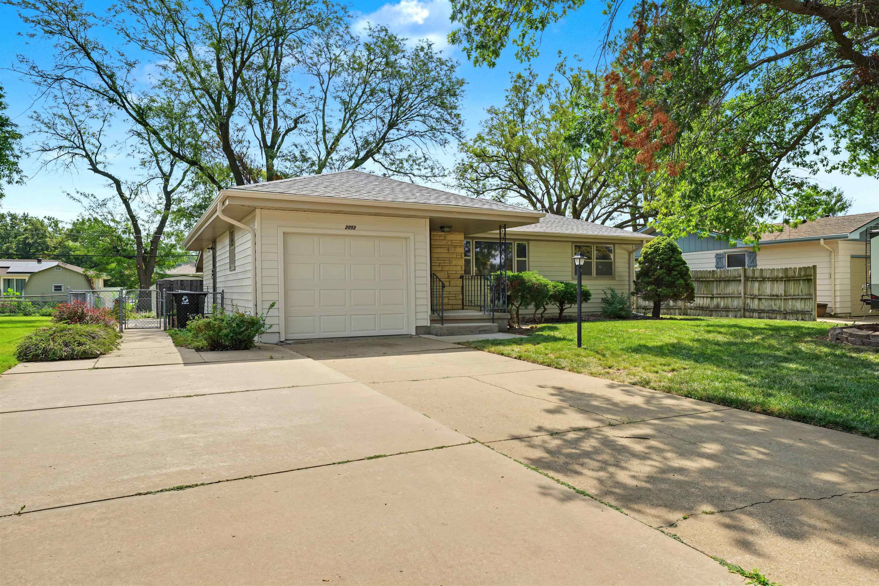 2093 Wesley St., Salina, KS 67401