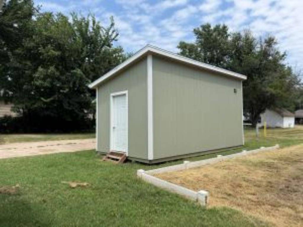 1002 N Grimes St., Mcpherson, KS 67460-2827