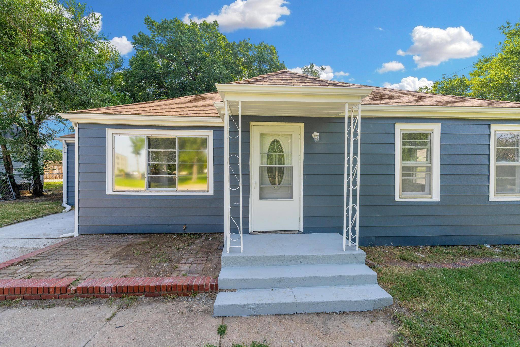 2122 N Erie Ave, Wichita, KS 67214