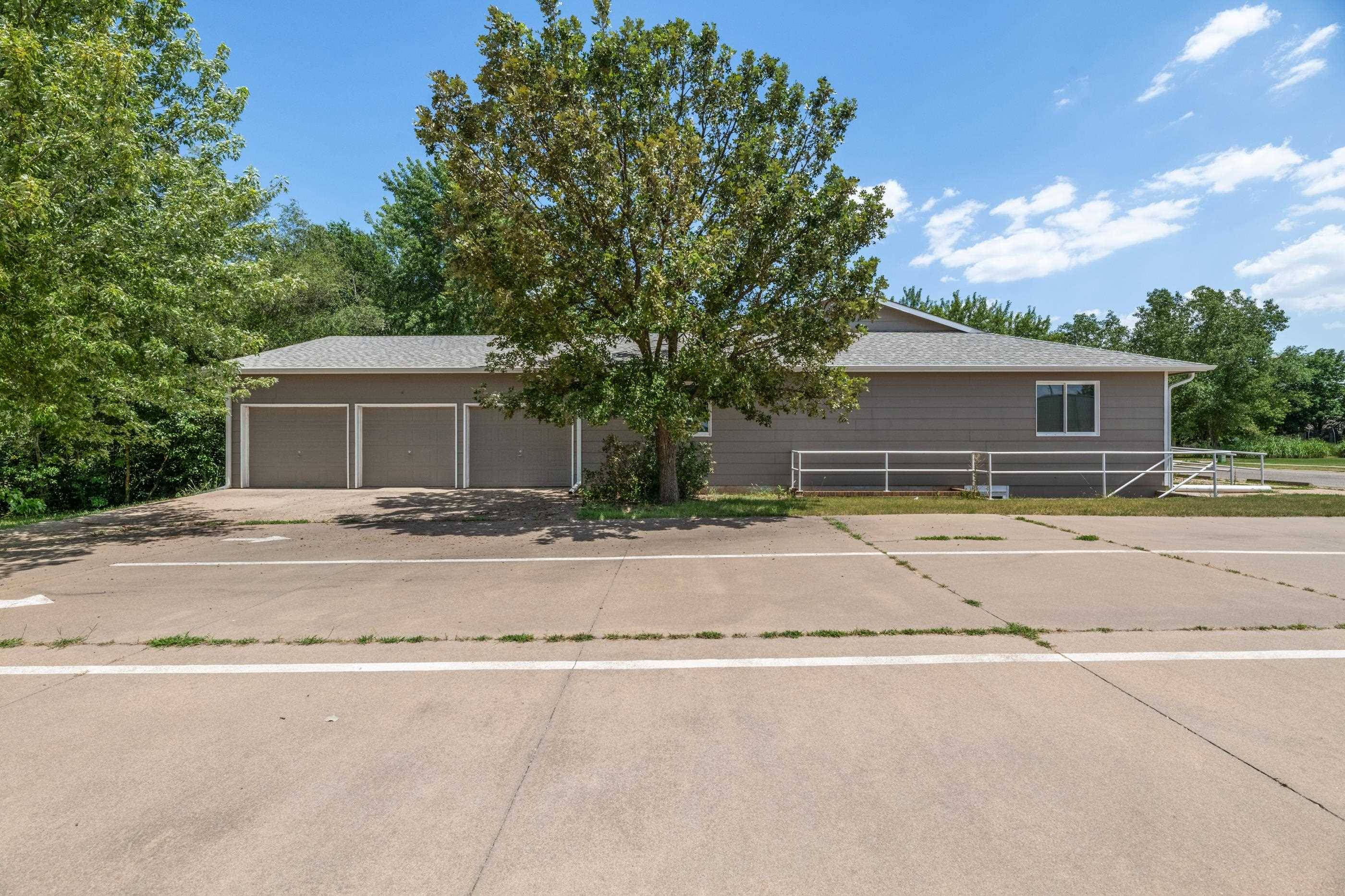 106 E Shadybrook, Cheney, KS 67025