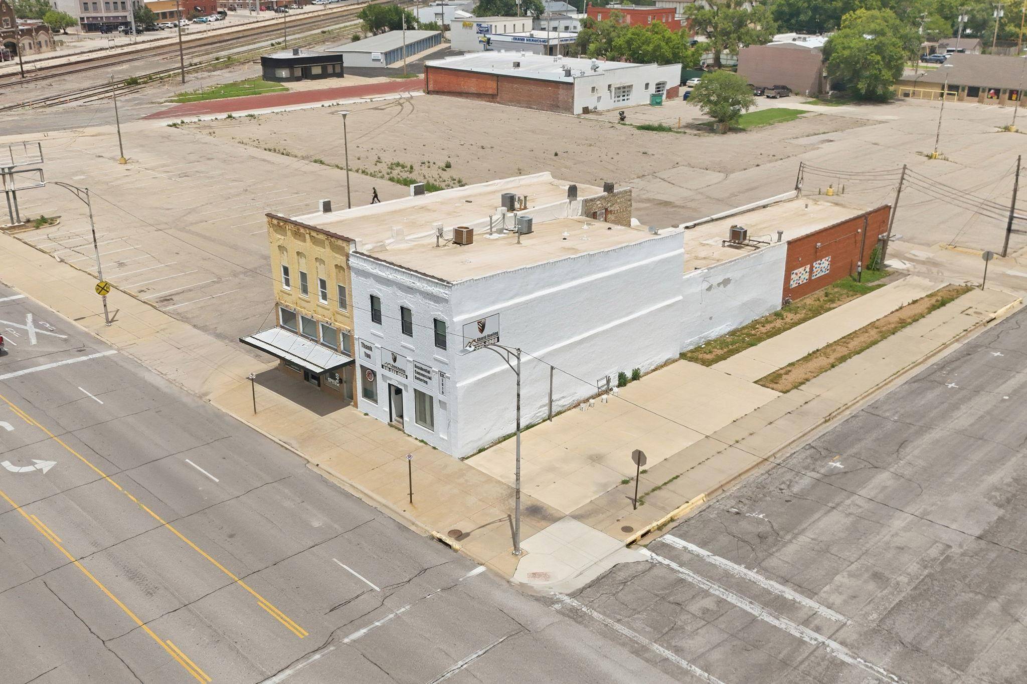 302 N Main St, Newton, KS 67114