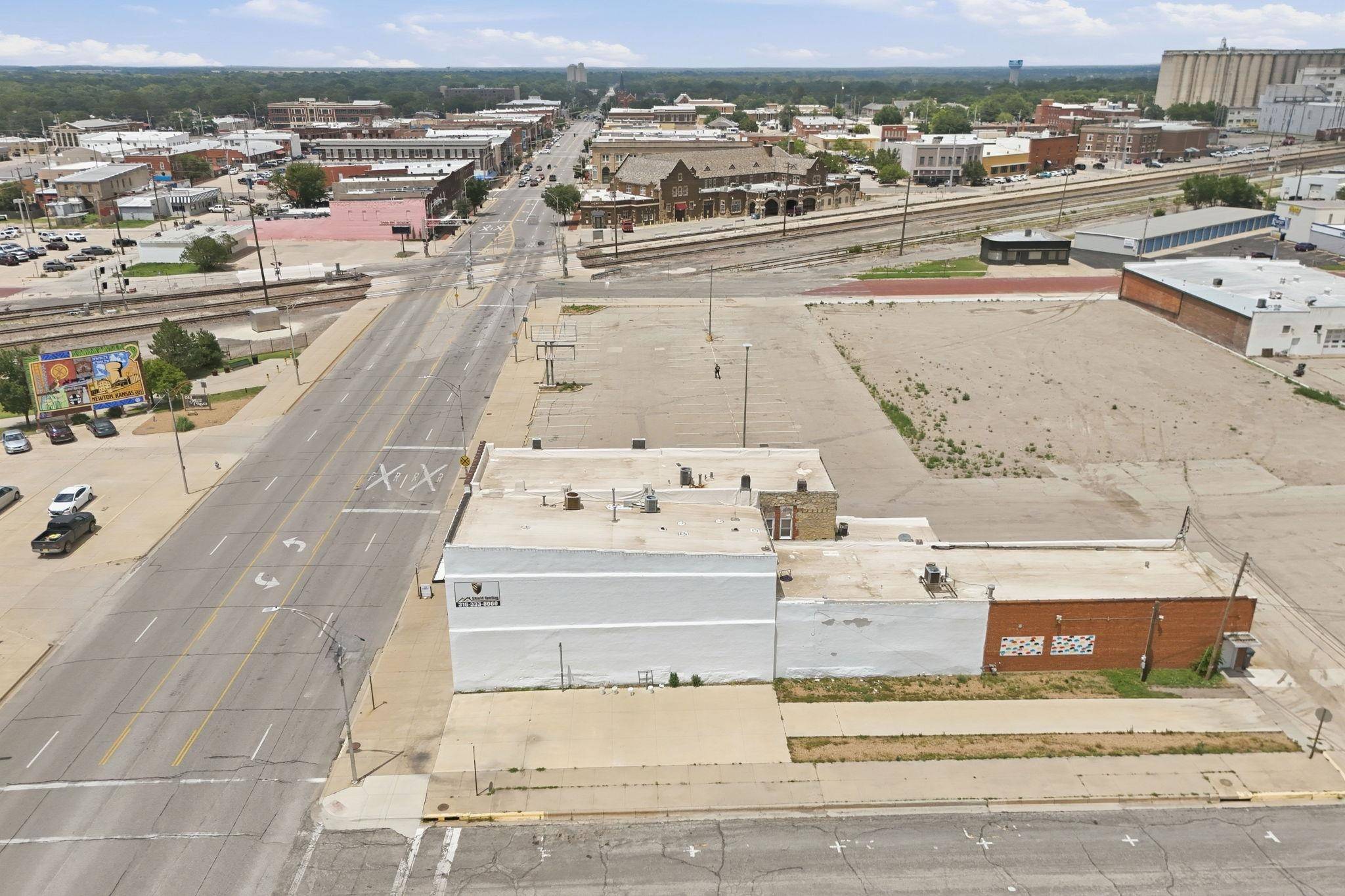 302 N Main St, Newton, KS 67114