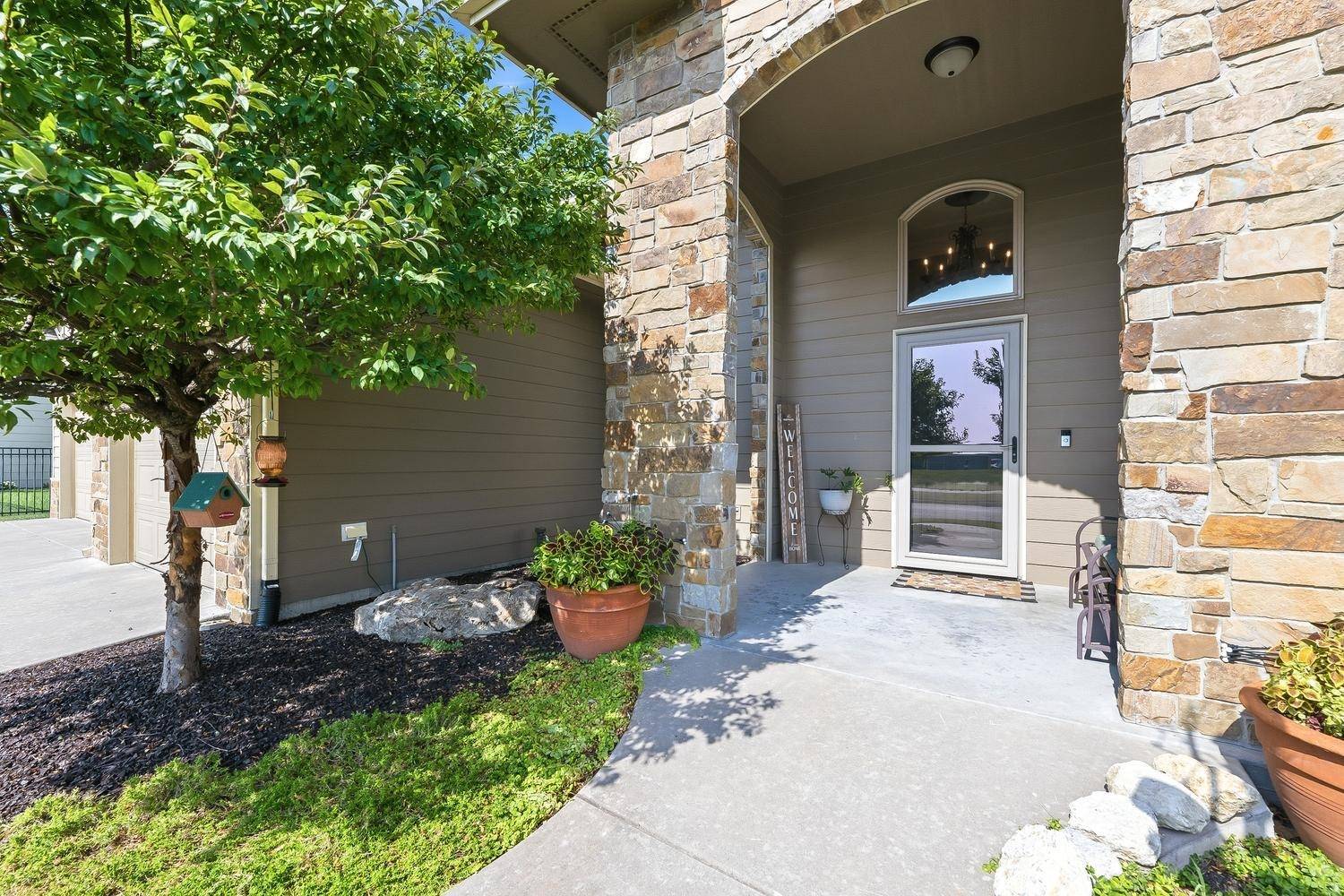 2319 S Vintage Dr, Andover, KS 67002