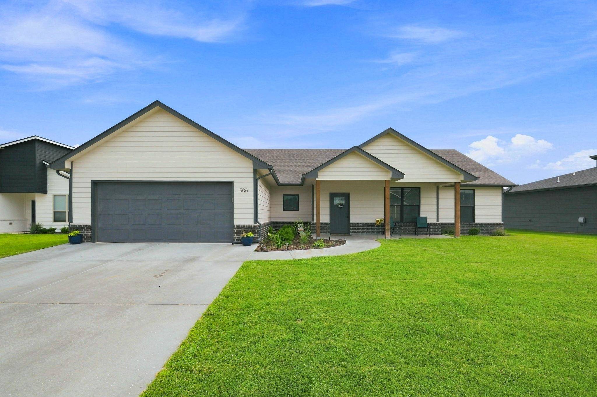 506 S Sweetwater Rd, Maize, KS 67101