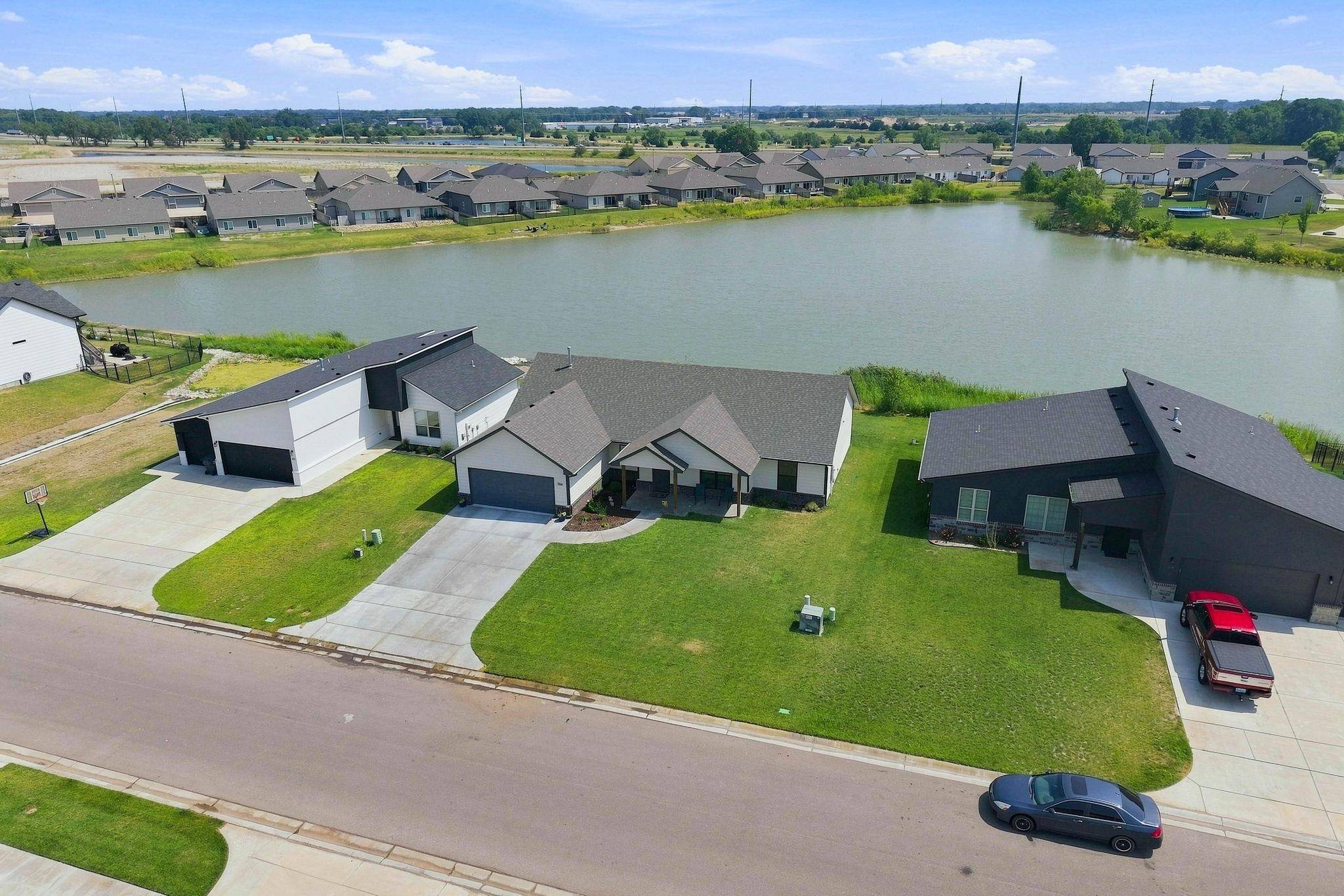 506 S Sweetwater Rd, Maize, KS 67101