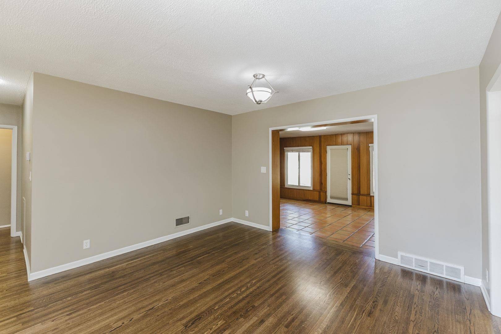 239 S Parkwood, Wichita, KS 67218