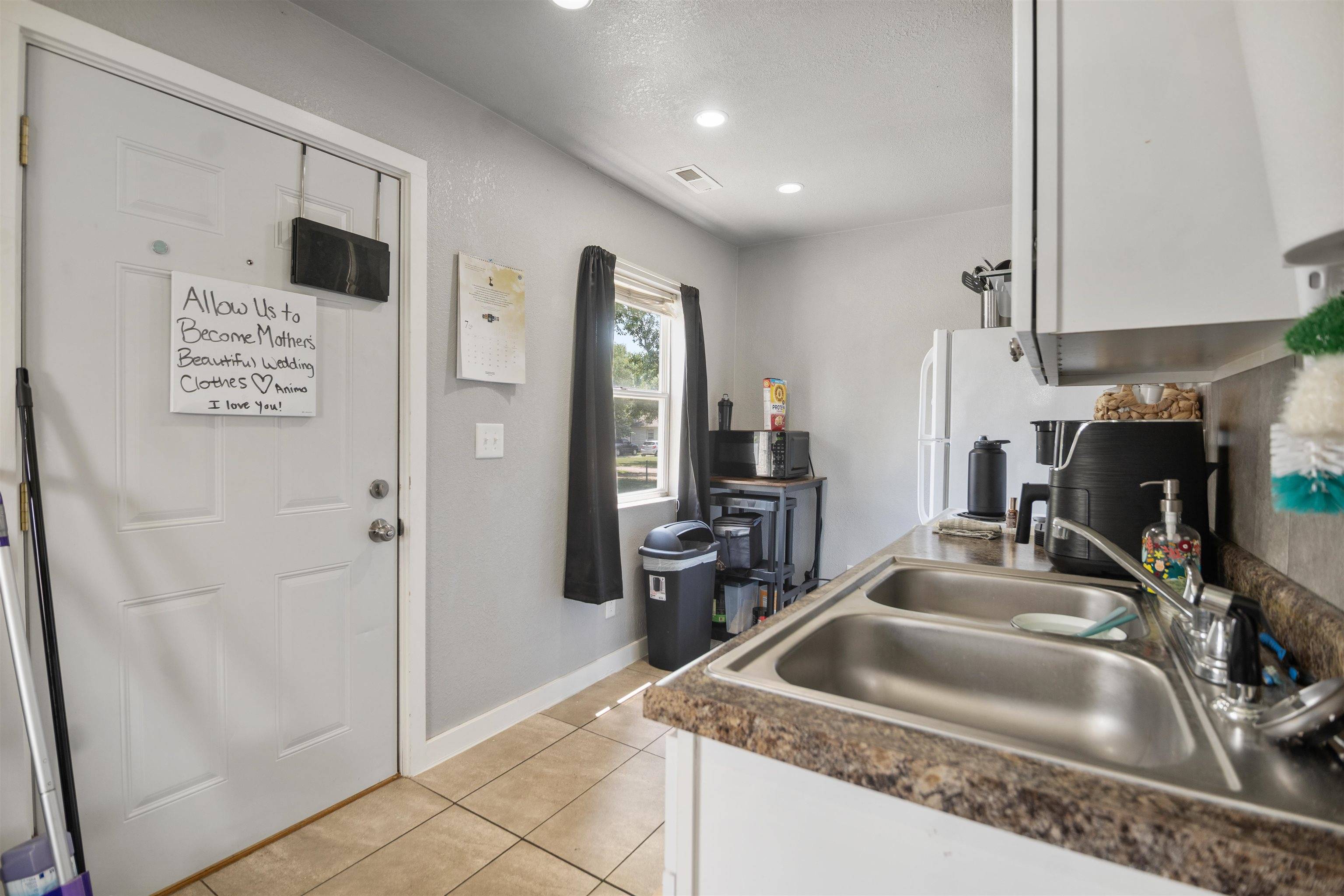827-829 S Terrace Dr, Wichita, KS 67218