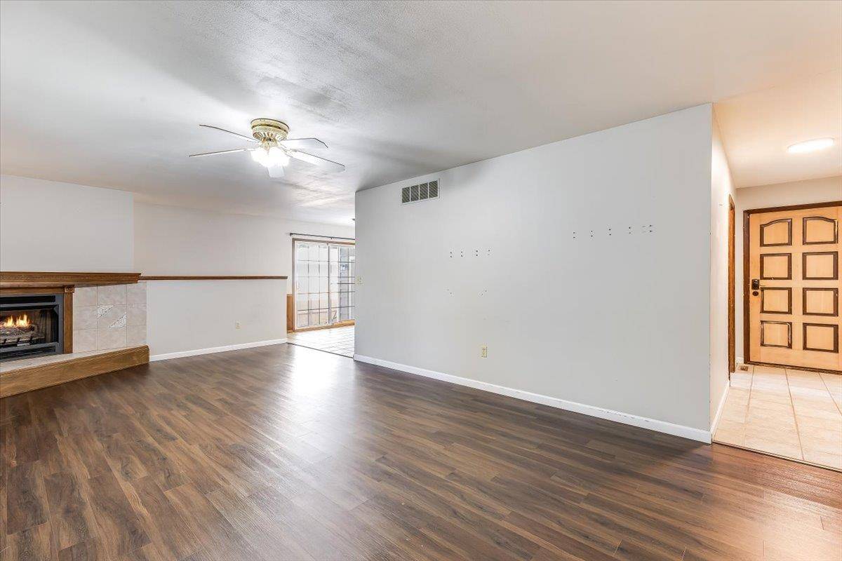 11611 W Kent, Wichita, KS 67209