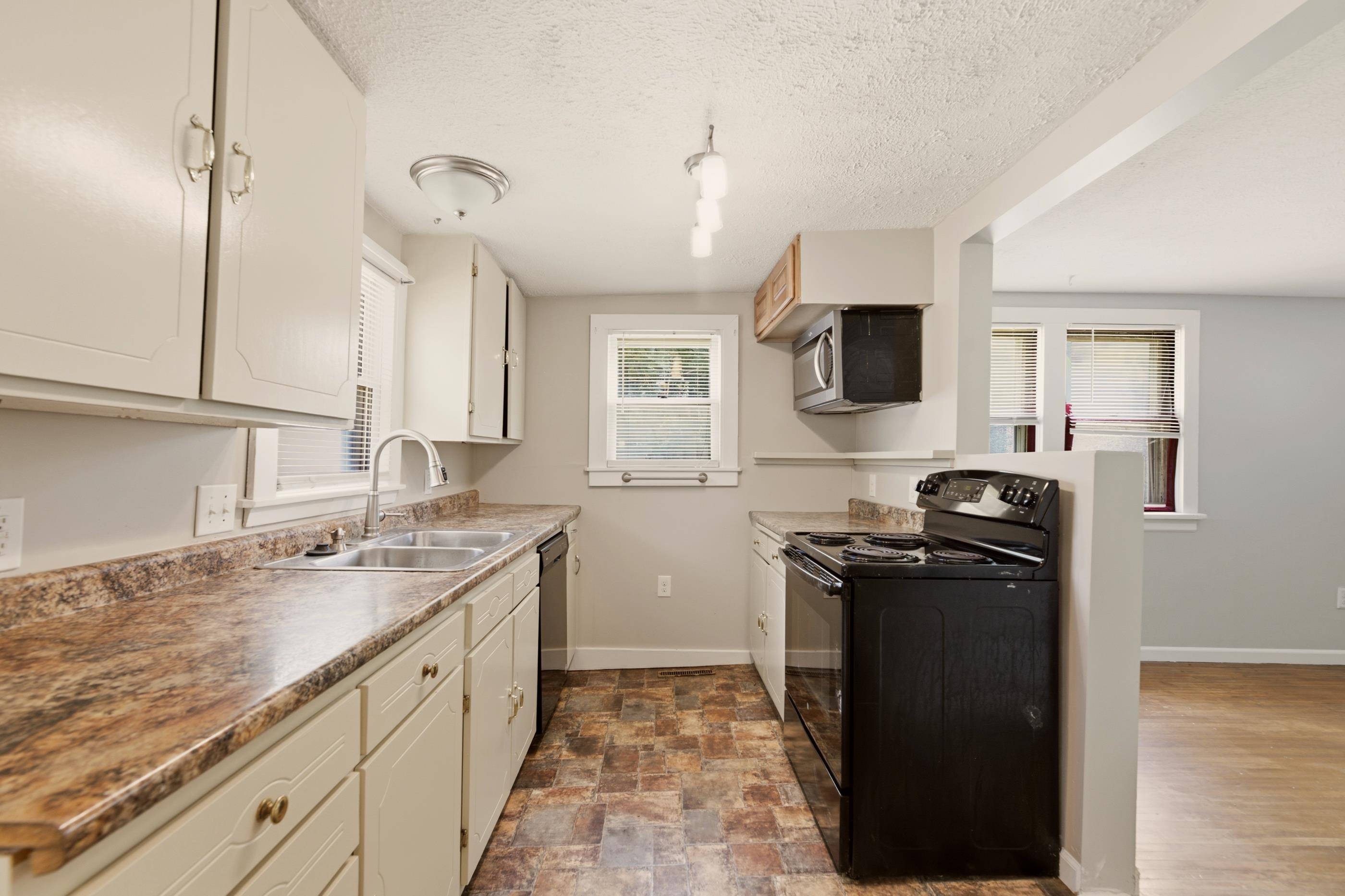 1128 N Custer Ave, Wichita, KS 67203