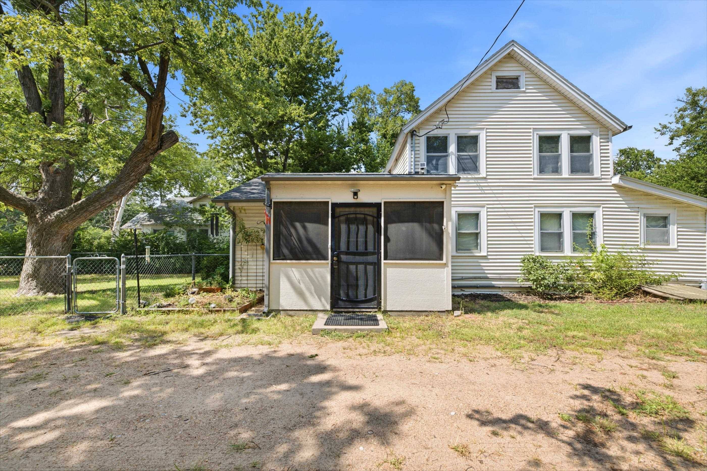 1128 N Custer Ave, Wichita, KS 67203