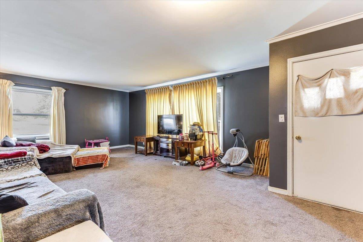 425 W 6th St, Pratt, KS 67124