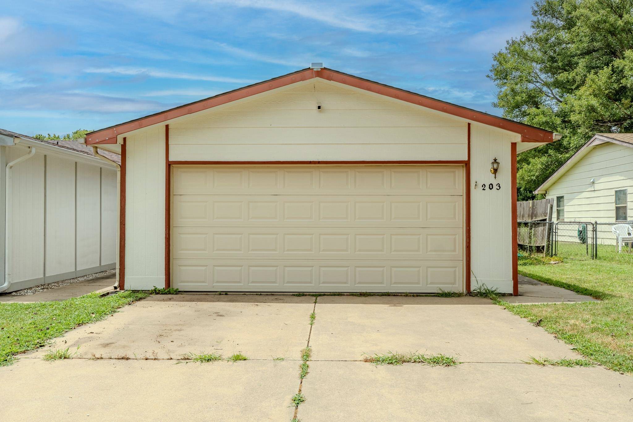 203 S Westview Dr, Derby, KS 67037