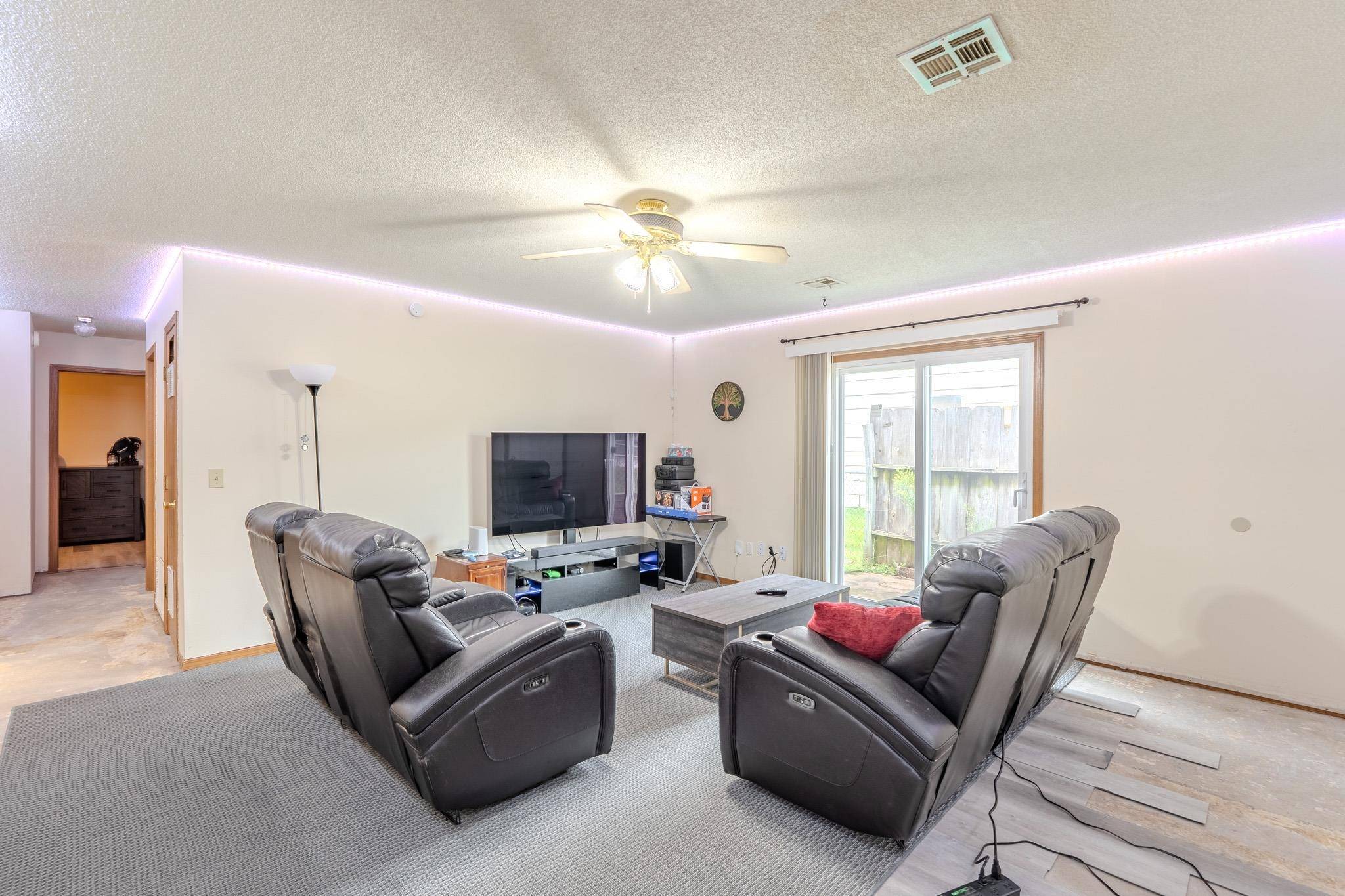 203 S Westview Dr, Derby, KS 67037