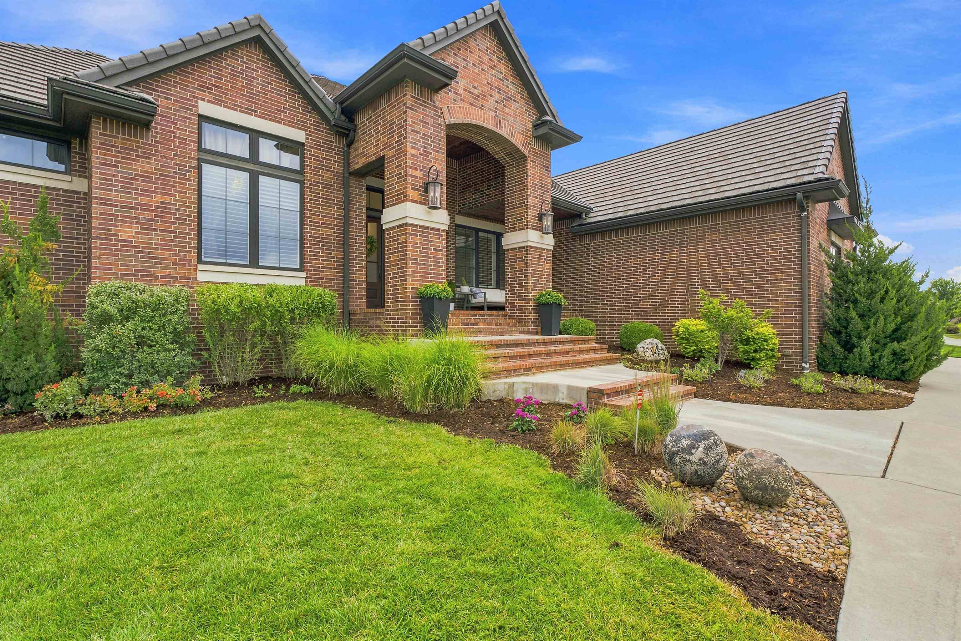 2126 N Clear Creek, Wichita, KS 67230