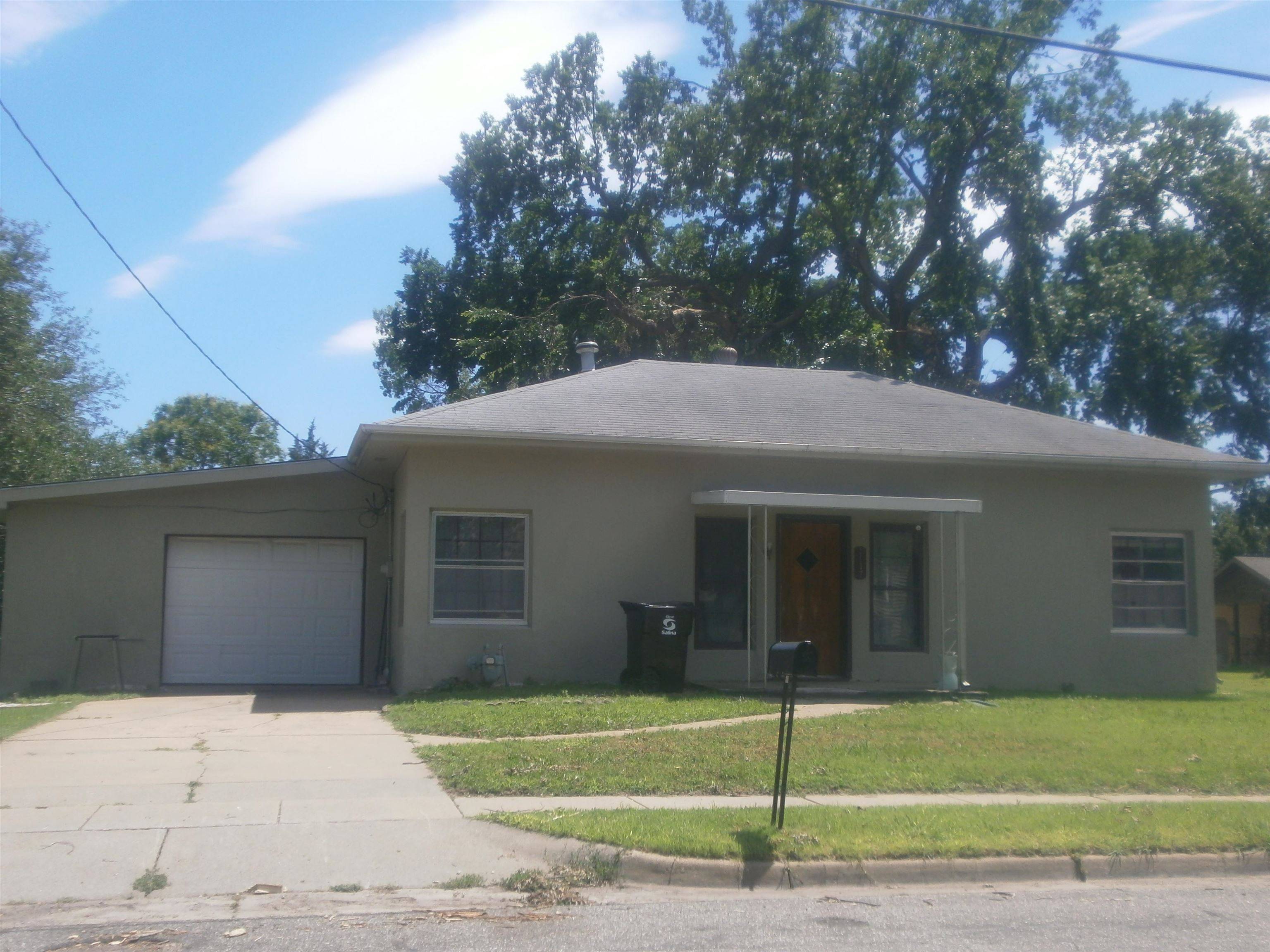 1117 W Republic Ave, Salina, KS 67401