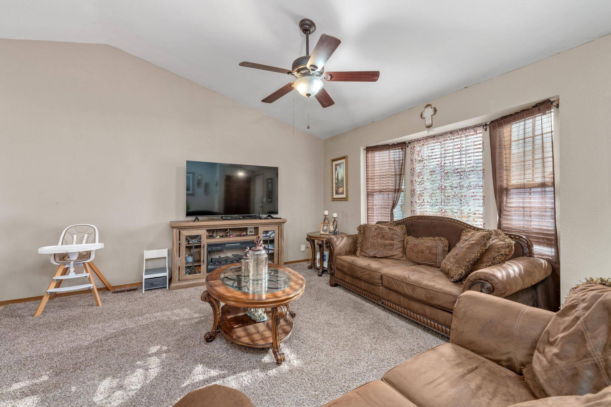 2425 N Beacon Hill, Wichita, KS 67220