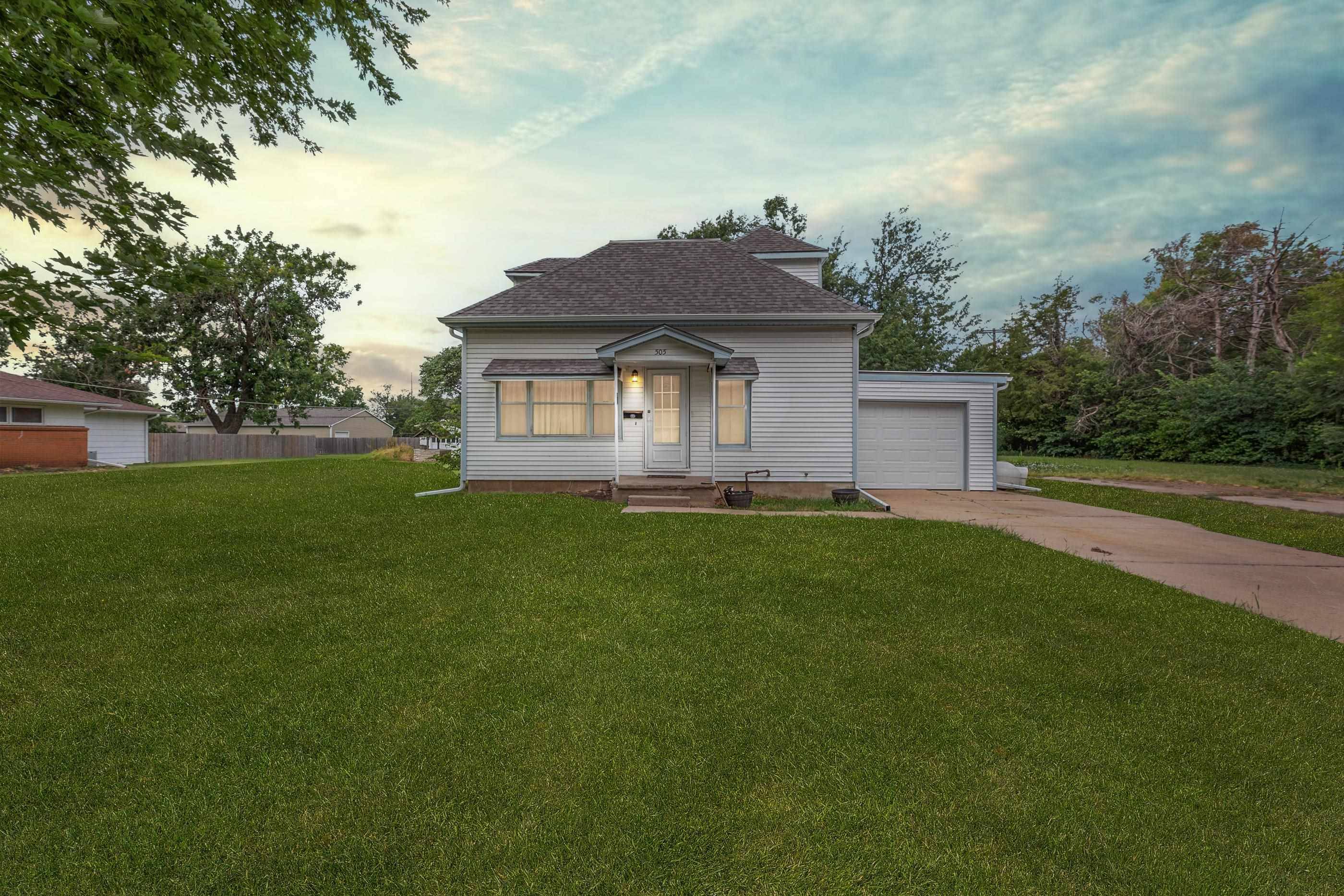 505 Sweezy, Halstead, KS 67056