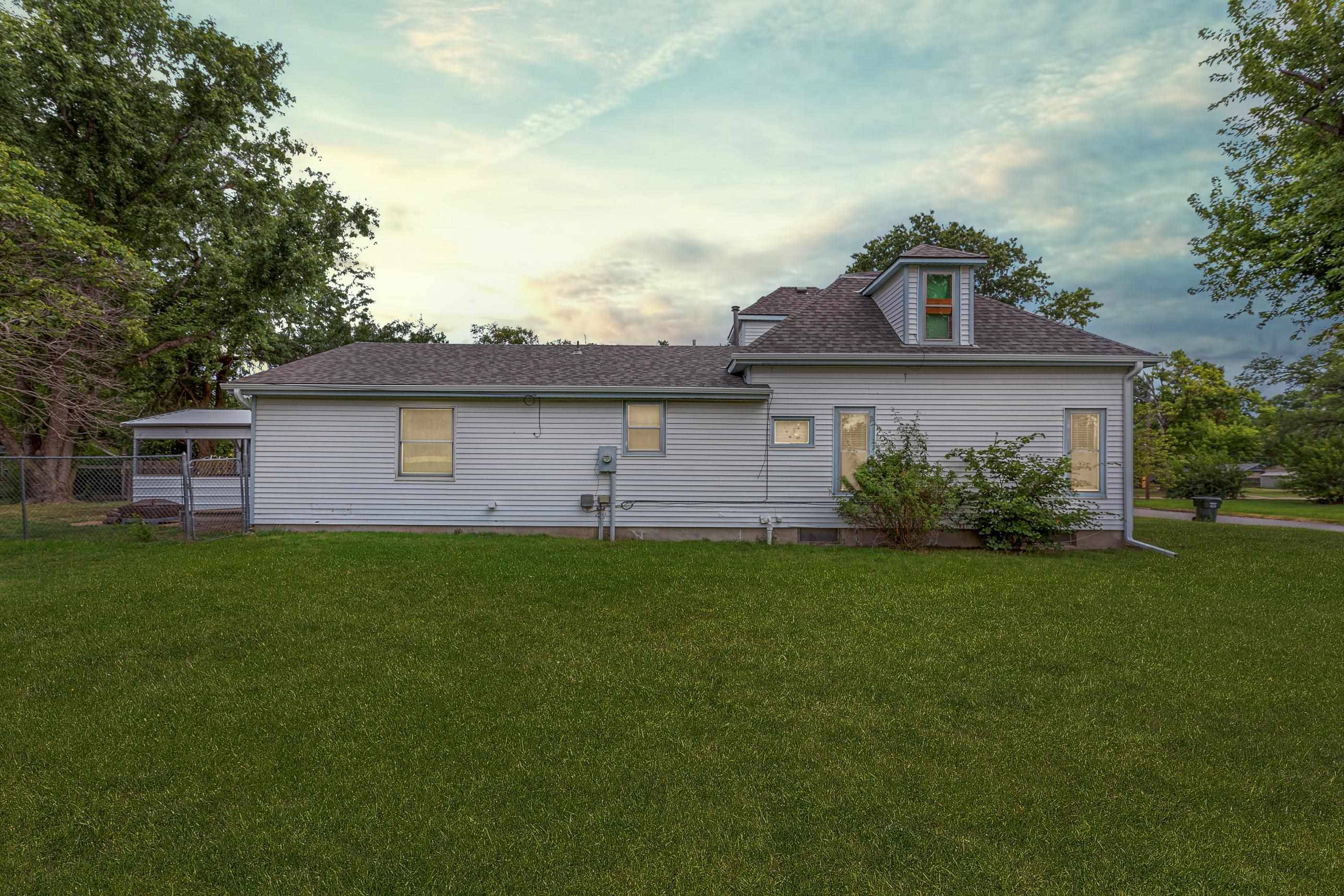 505 Sweezy, Halstead, KS 67056
