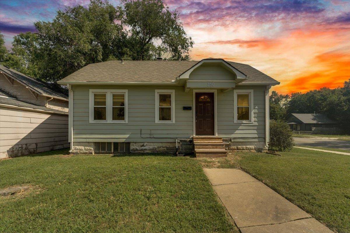 350 E Clark Ave, Augusta, KS 67010