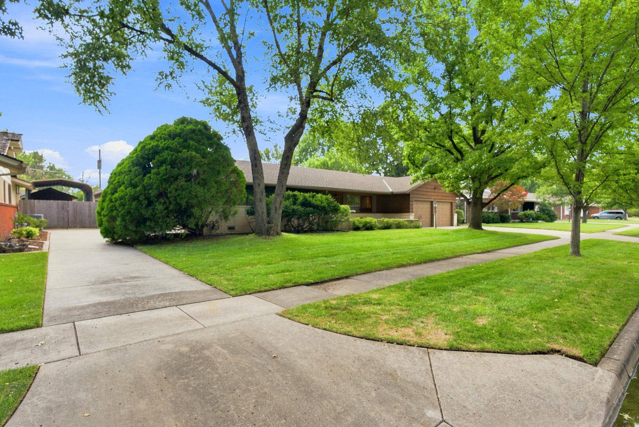 1613 N West Lynn, Wichita, KS 67212