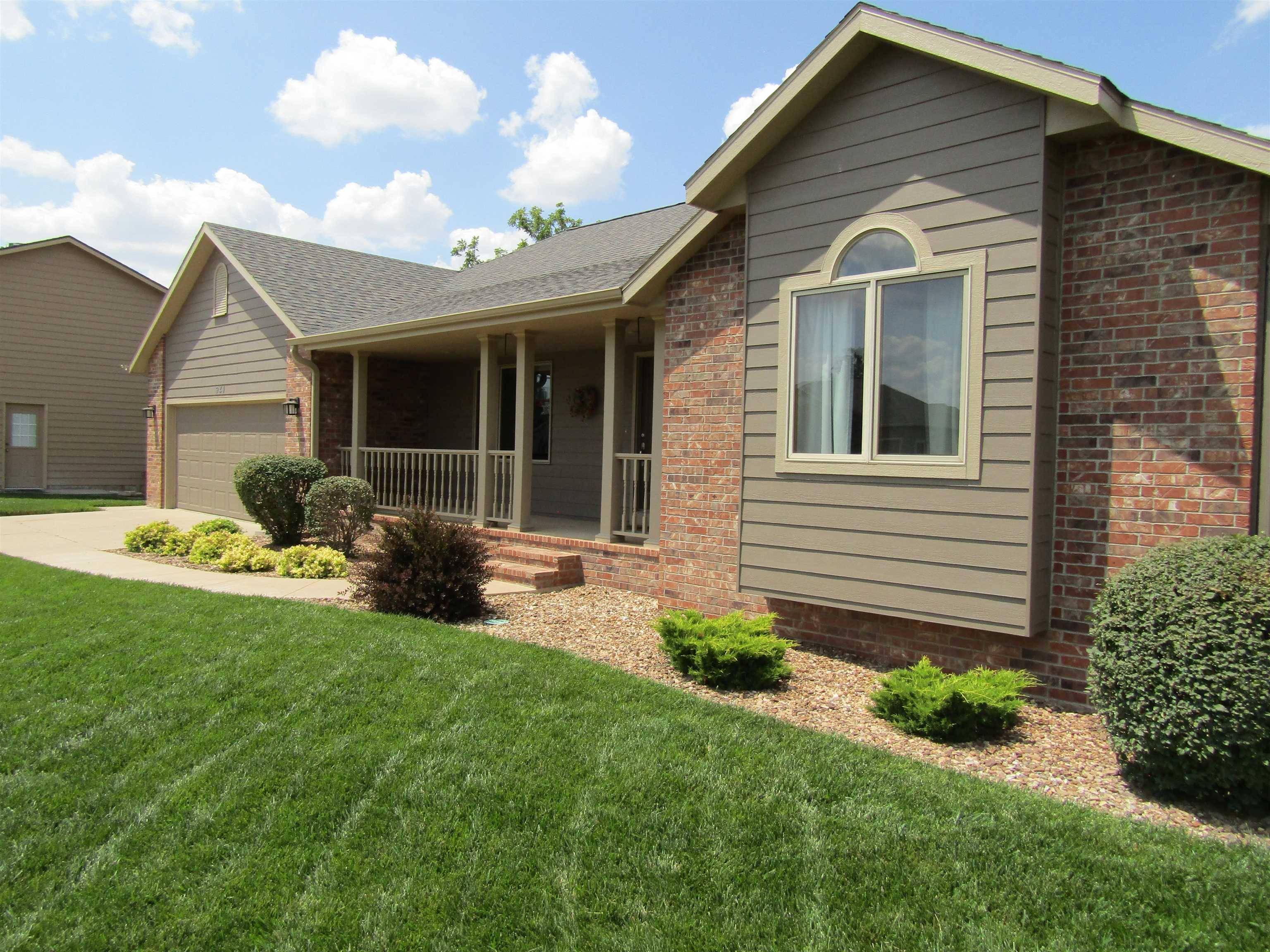 941 Twin Oaks Dr., Salina, KS 67401