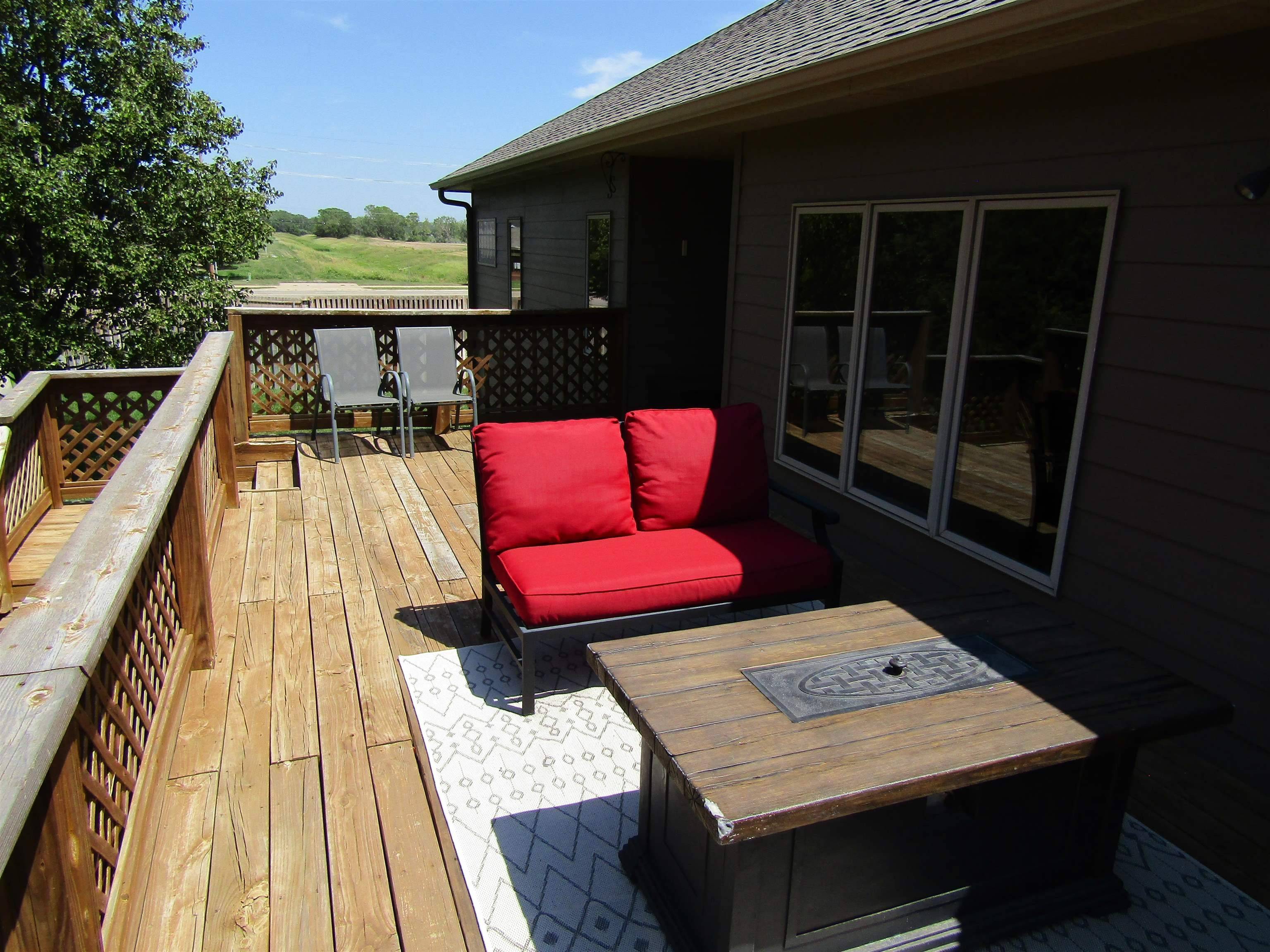 941 Twin Oaks Dr., Salina, KS 67401