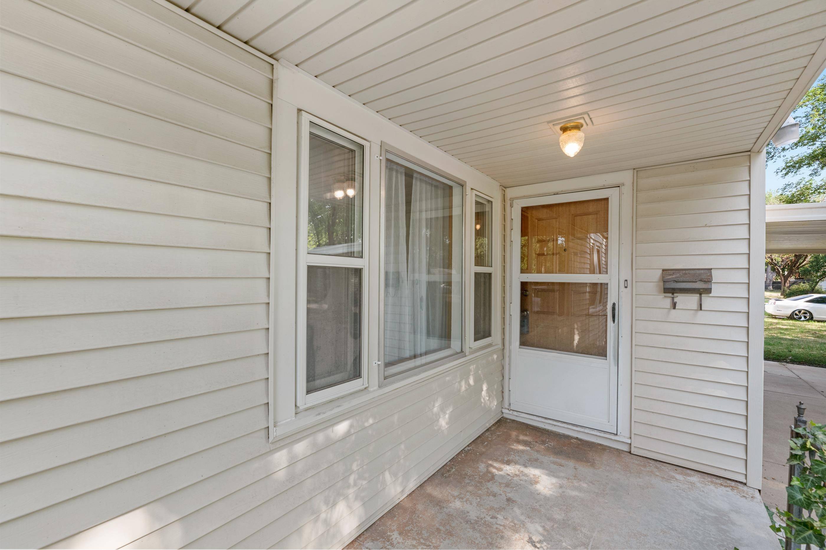 2221 S Green, Wichita, KS 67211