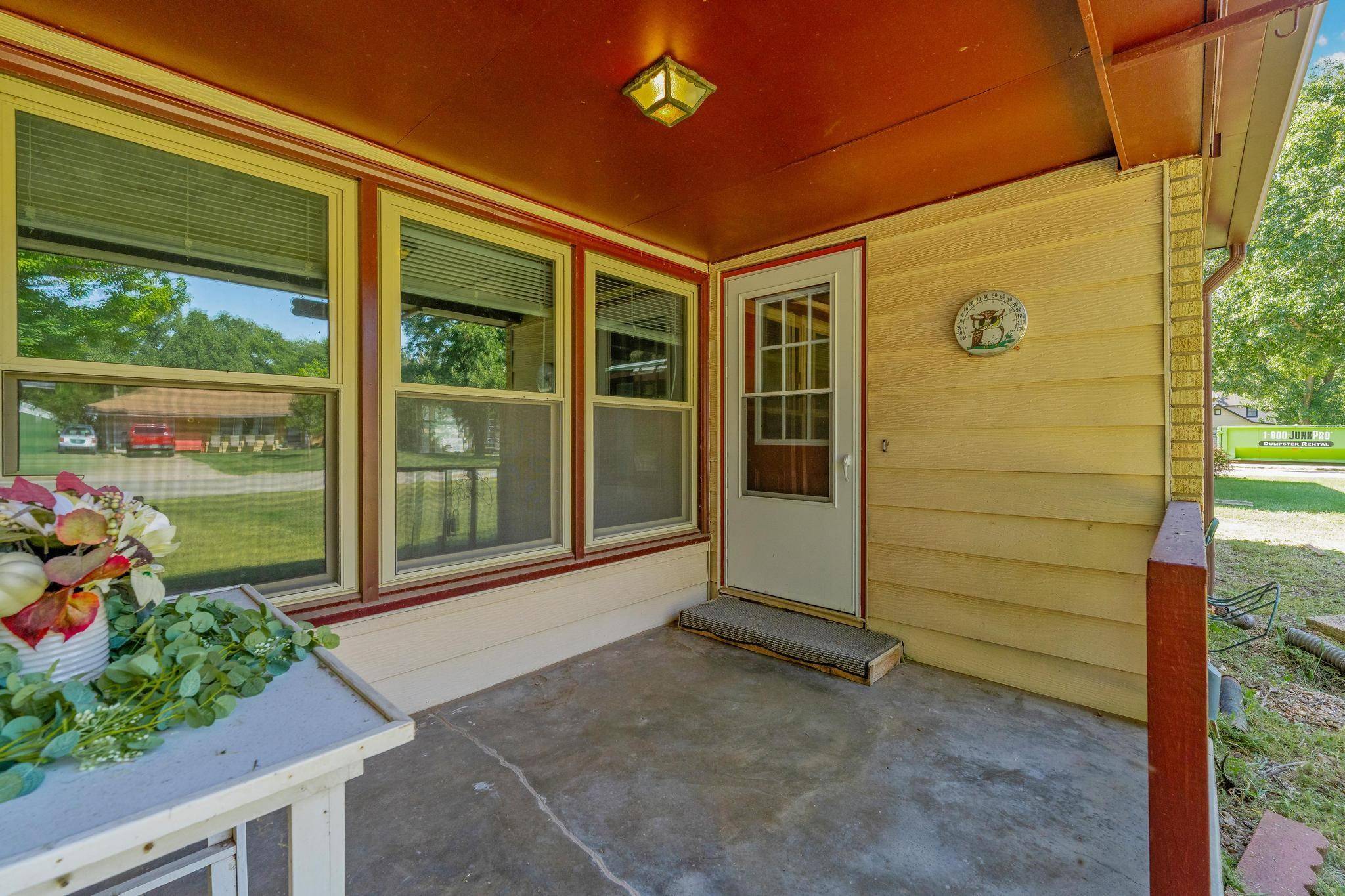 816 N Lincoln, Belle Plaine, KS 67013