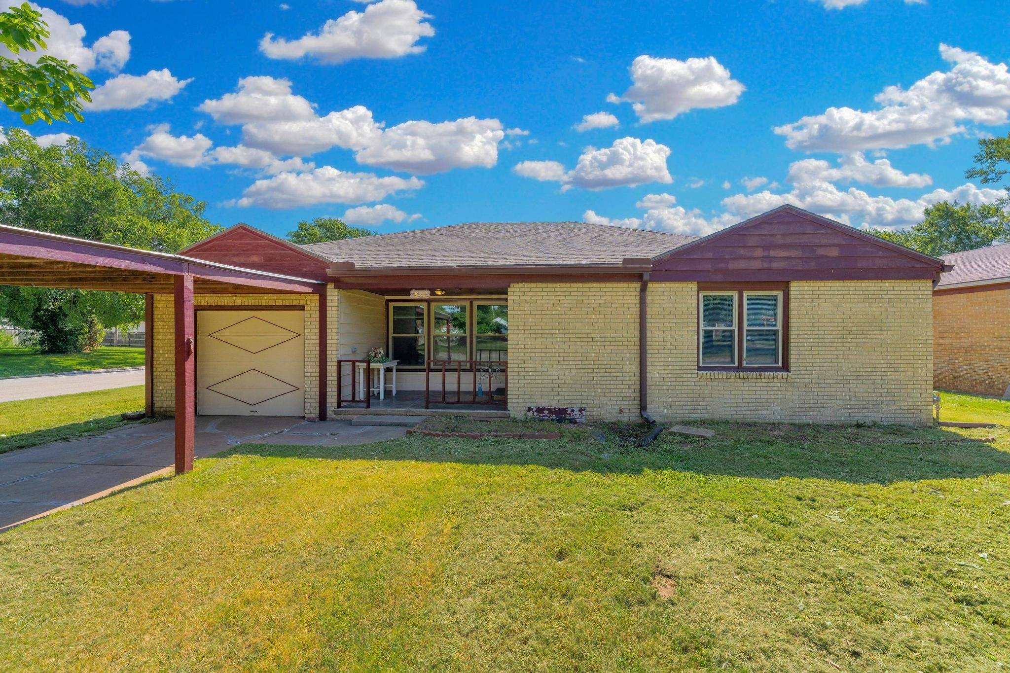 816 N Lincoln, Belle Plaine, KS 67013