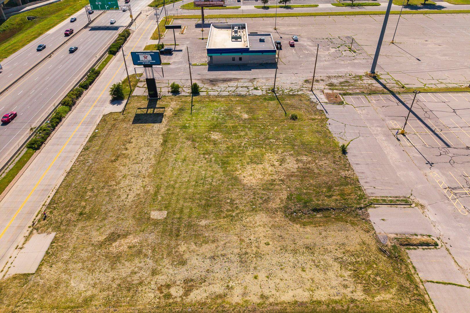 4702 W Kellogg, Wichita, KS 67209