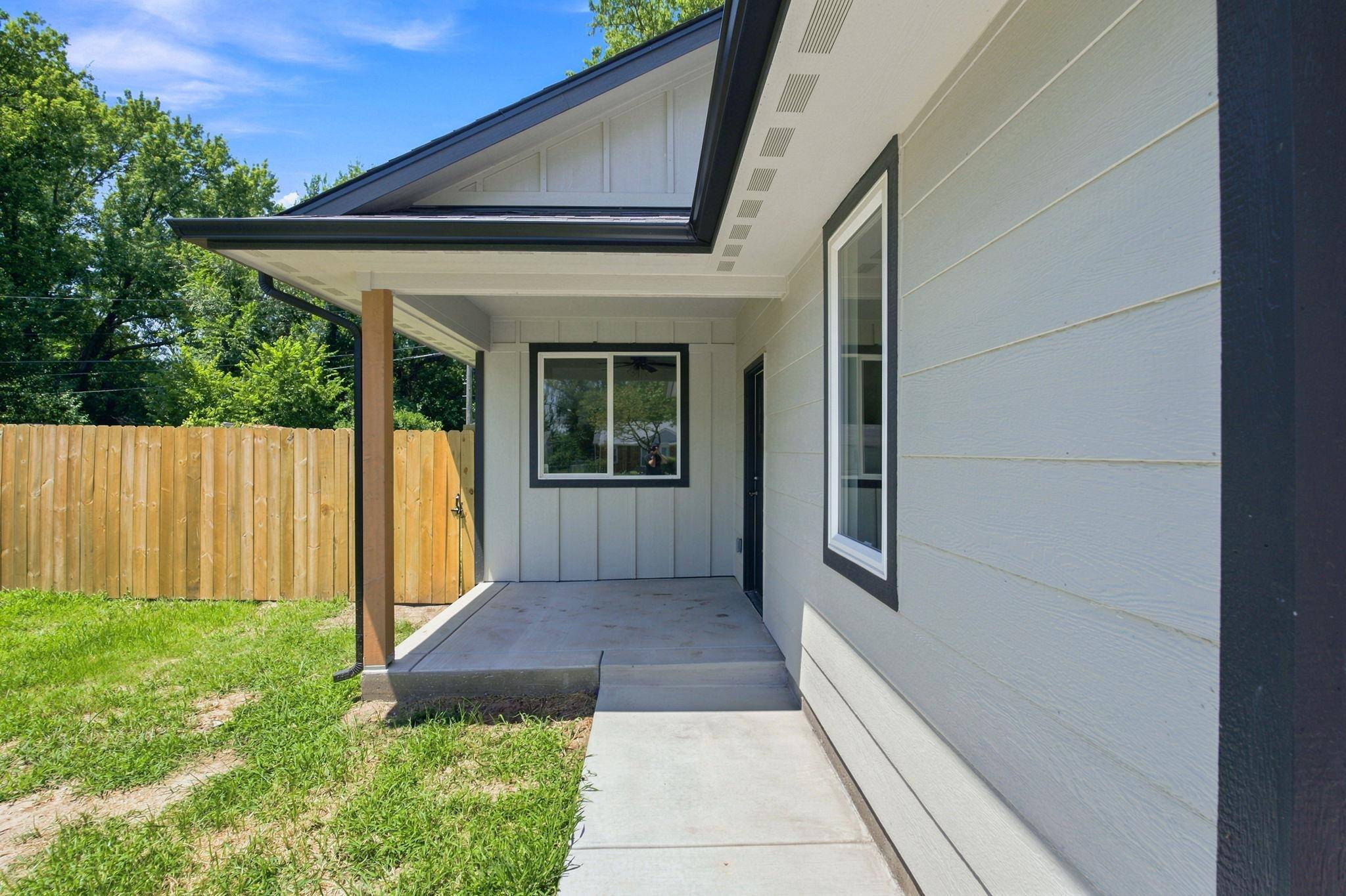 1427 N Broadview St, Wichita, KS 67208