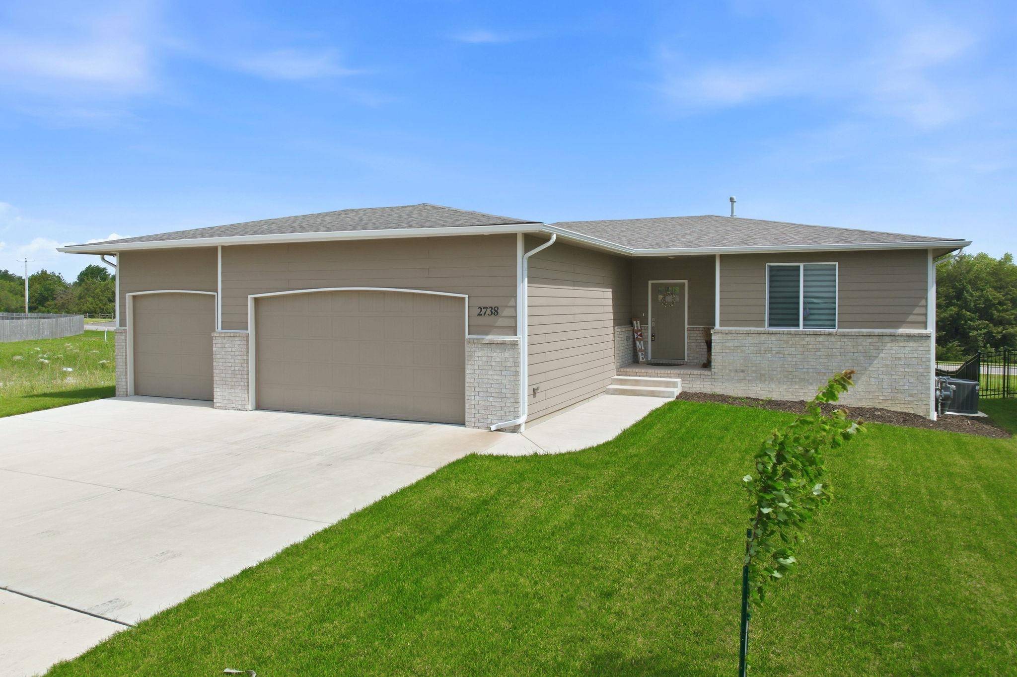 2738 E Ironstone St, Park City, KS 67219