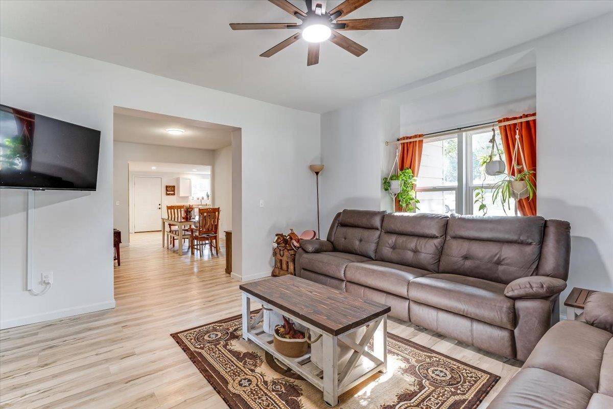 439 W C Ave, Kingman, KS 67068