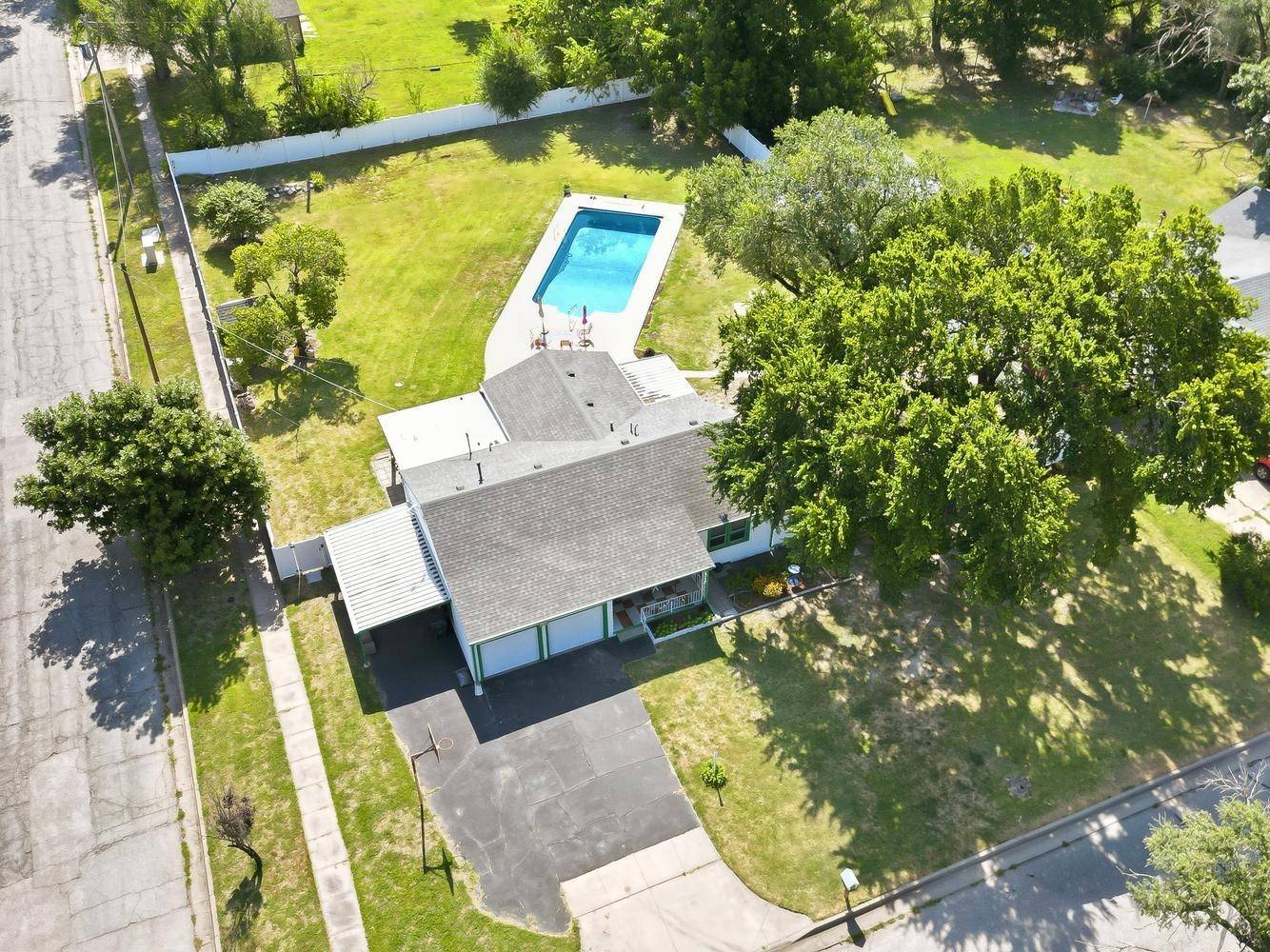 2754 N Edwards, Wichita, KS 67204