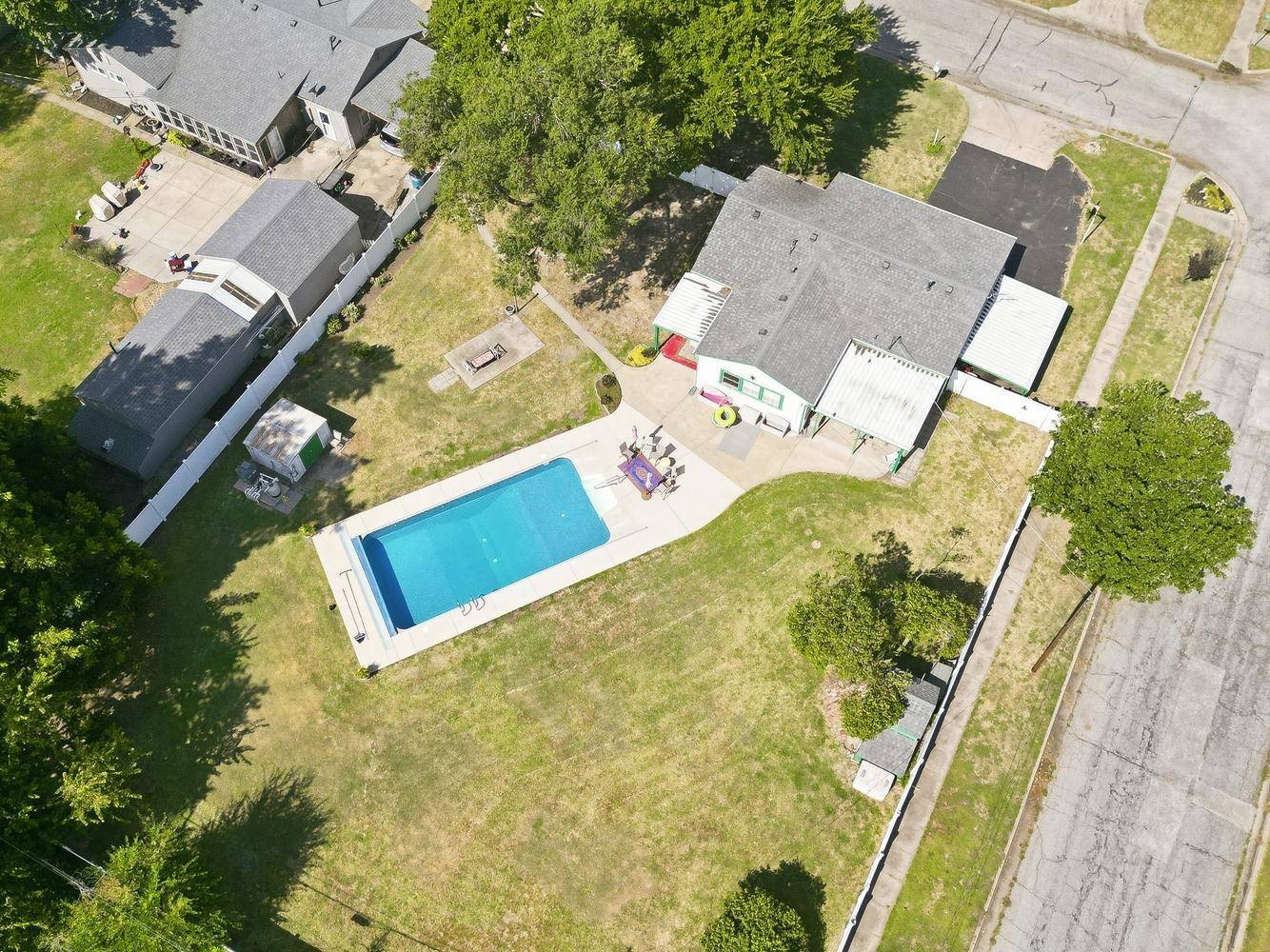 2754 N Edwards, Wichita, KS 67204