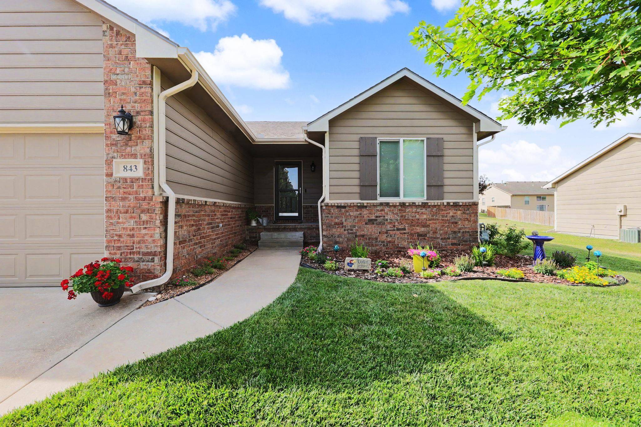 843 E Winding Lane St, Derby, KS 67037