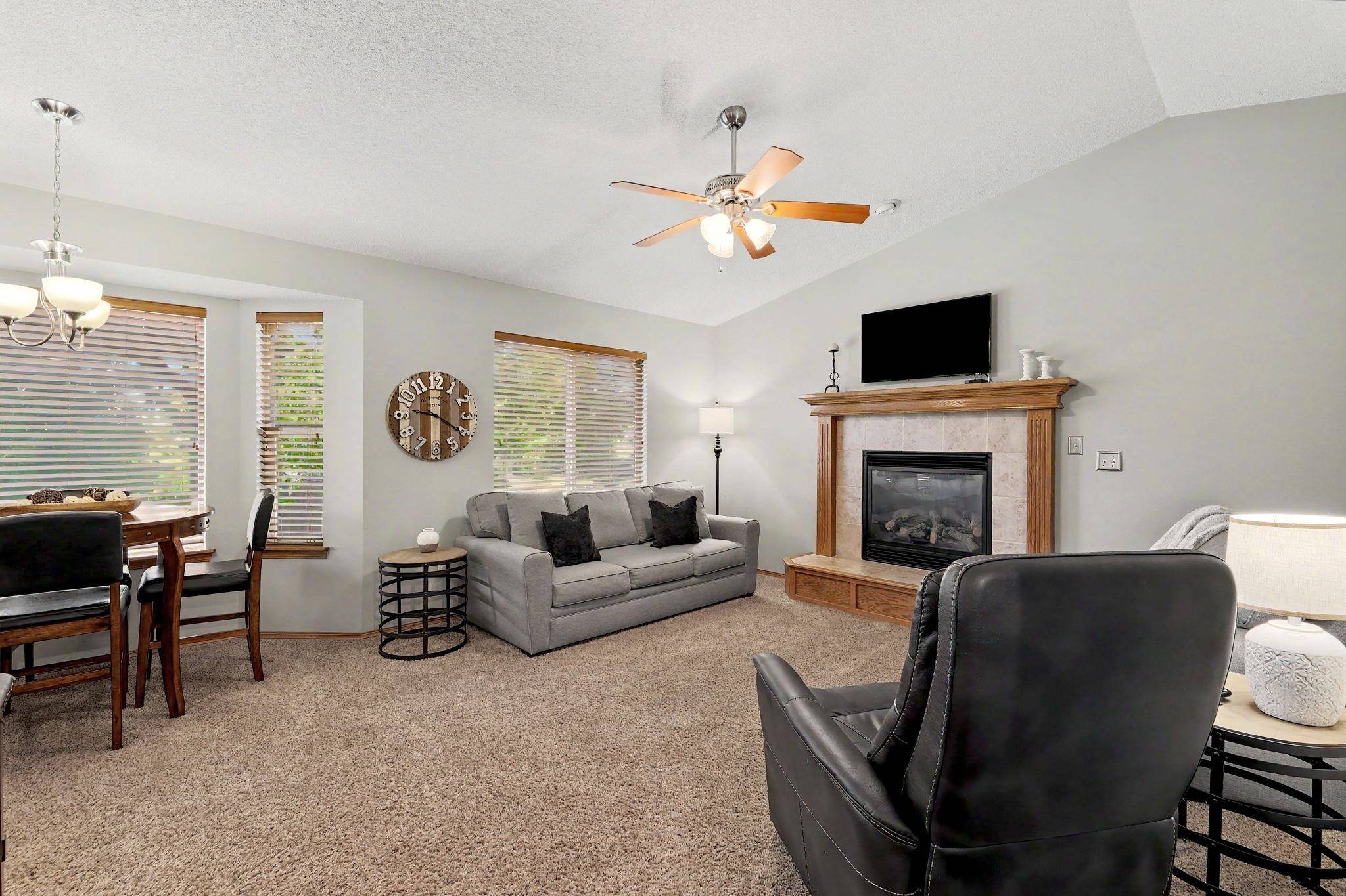 843 E Winding Lane St, Derby, KS 67037