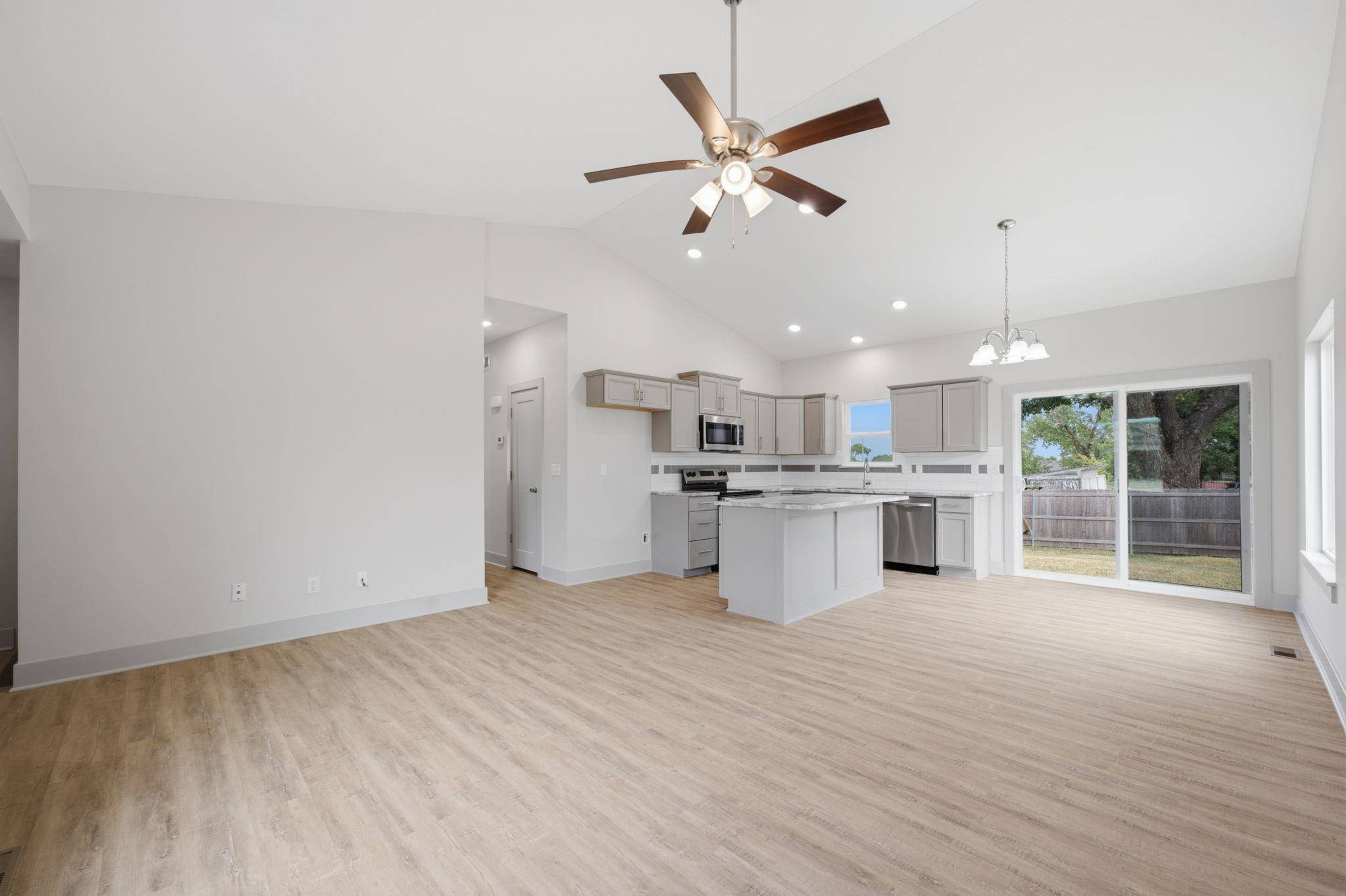 1118 Sontag Ct, Derby, KS 67037