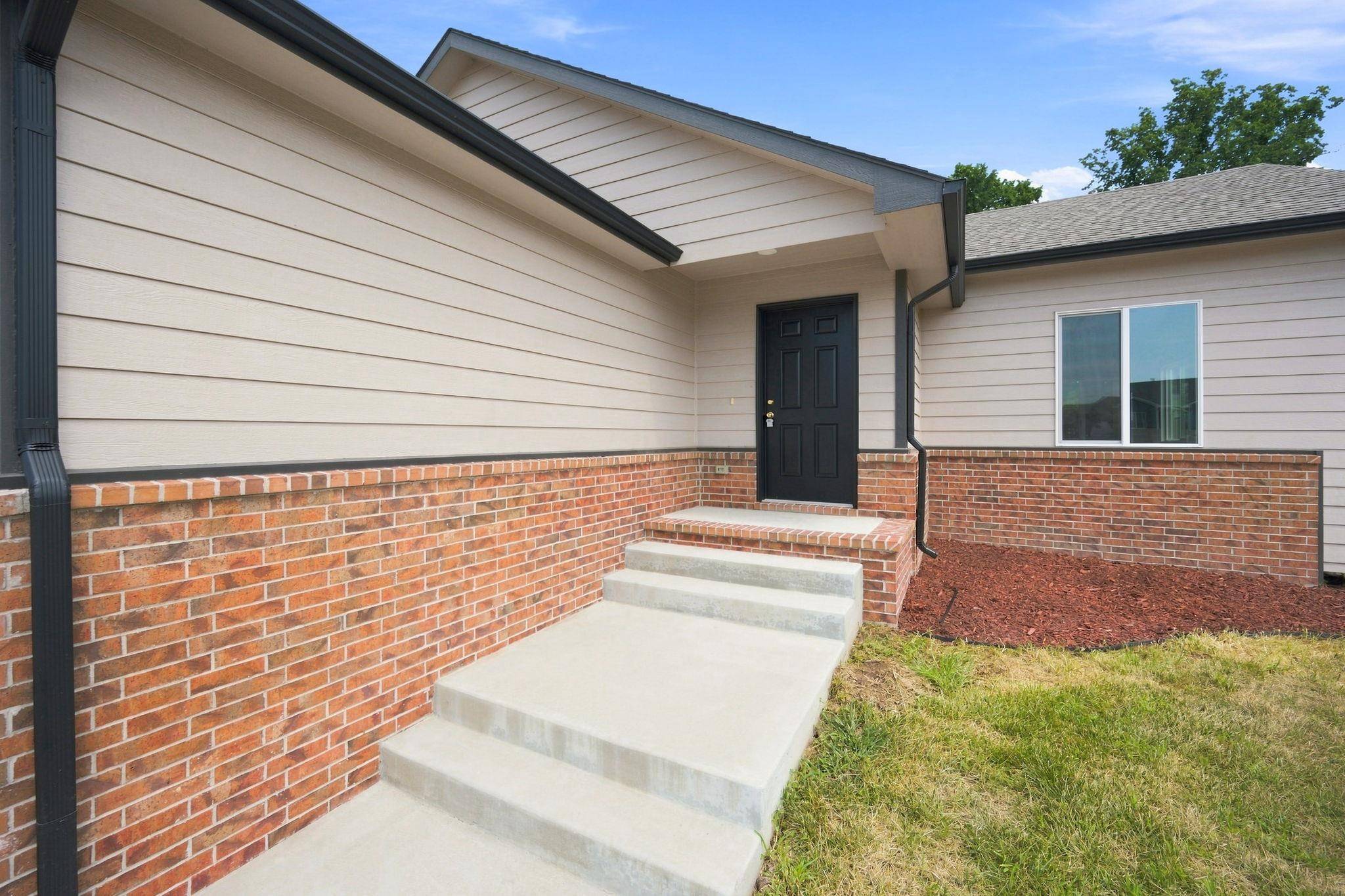 1118 Sontag Ct, Derby, KS 67037