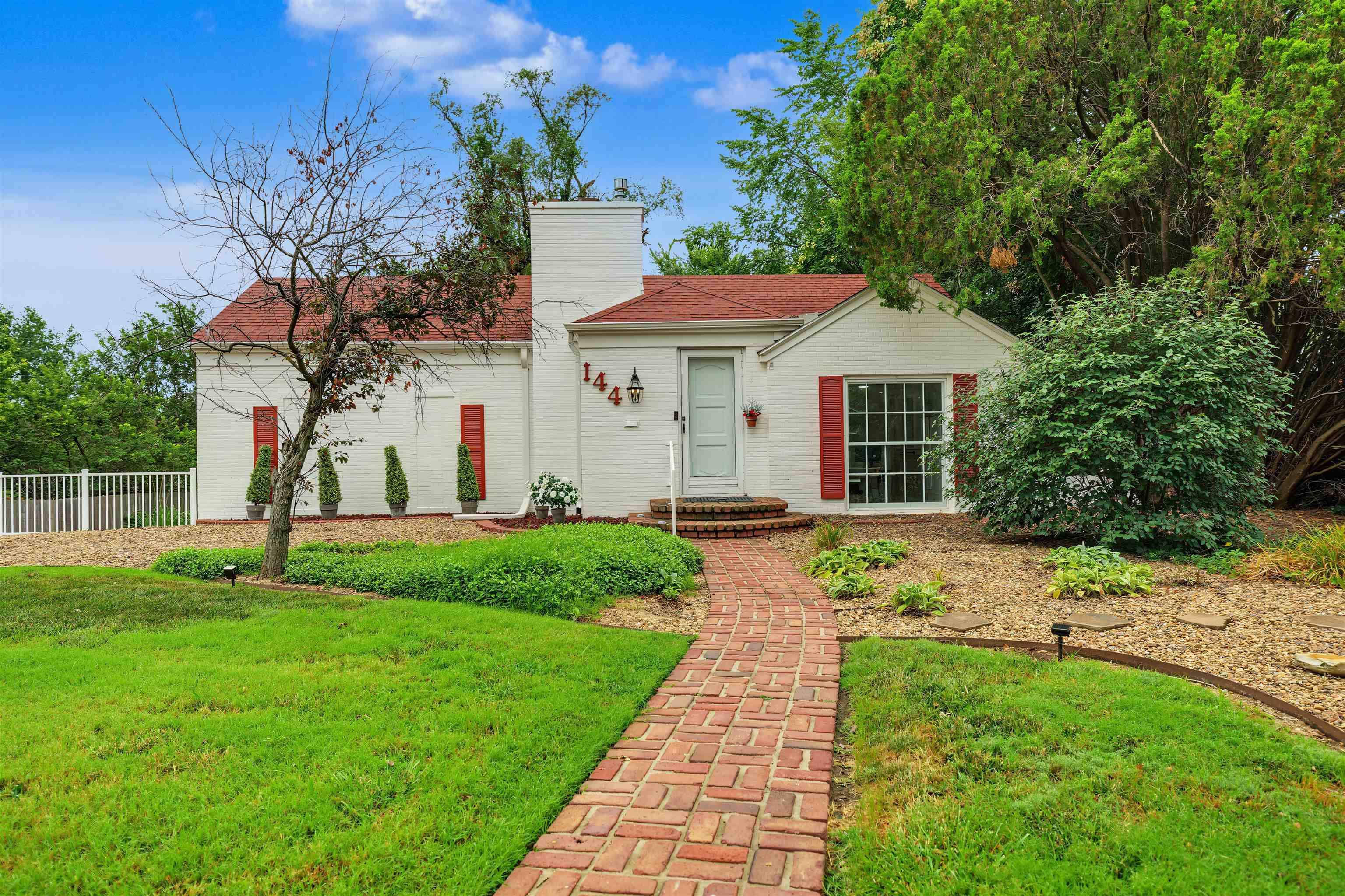 144 Overhill Rd, Salina, KS 67401